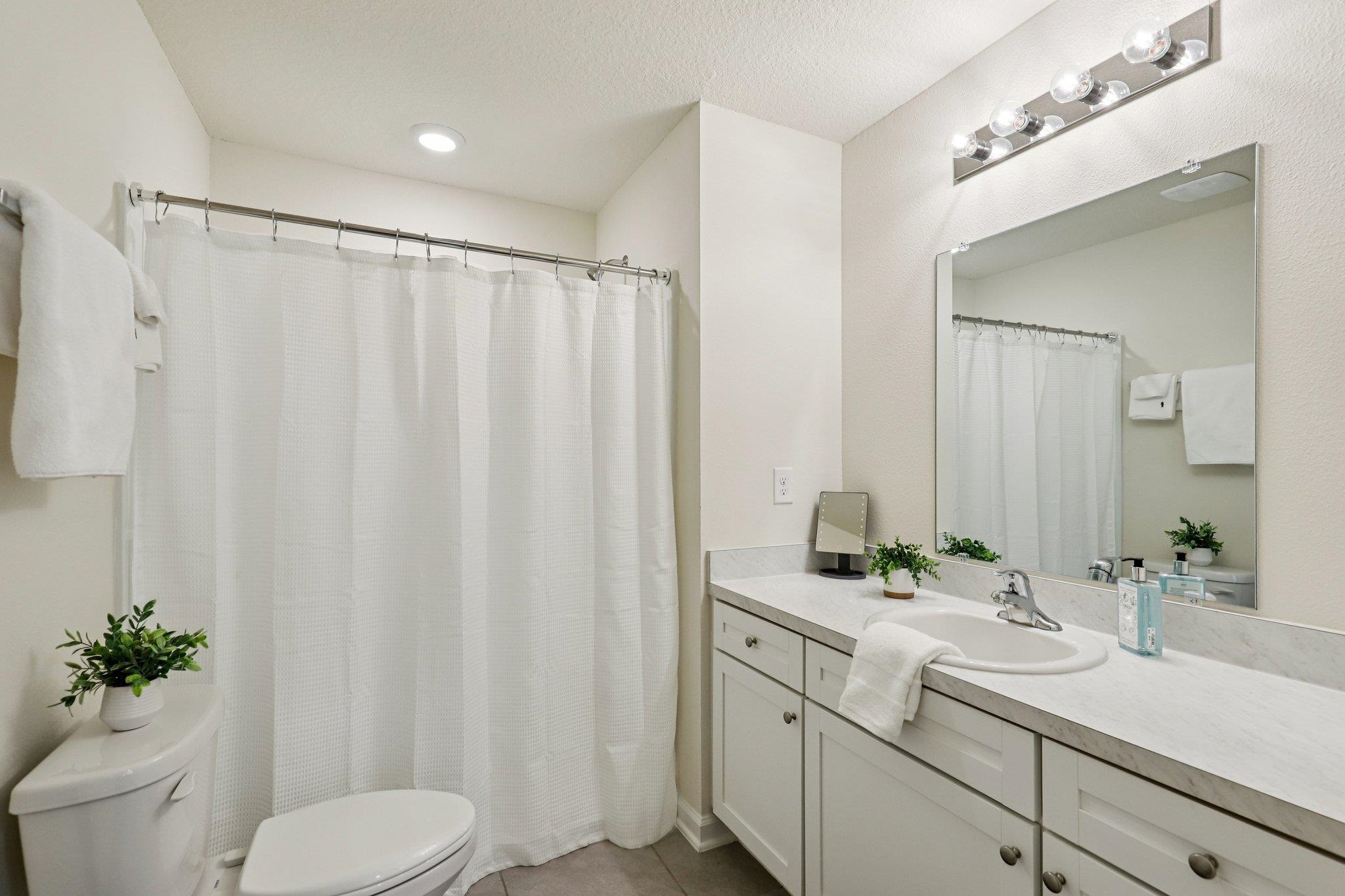 Image 19 of 26 For 70 Whispering Brook Dr