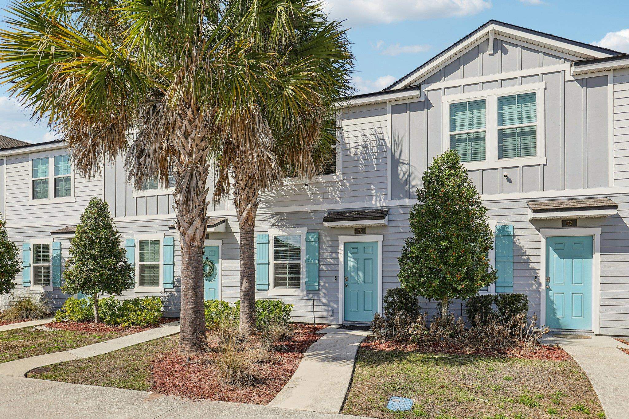 Image 2 of 26 For 70 Whispering Brook Dr