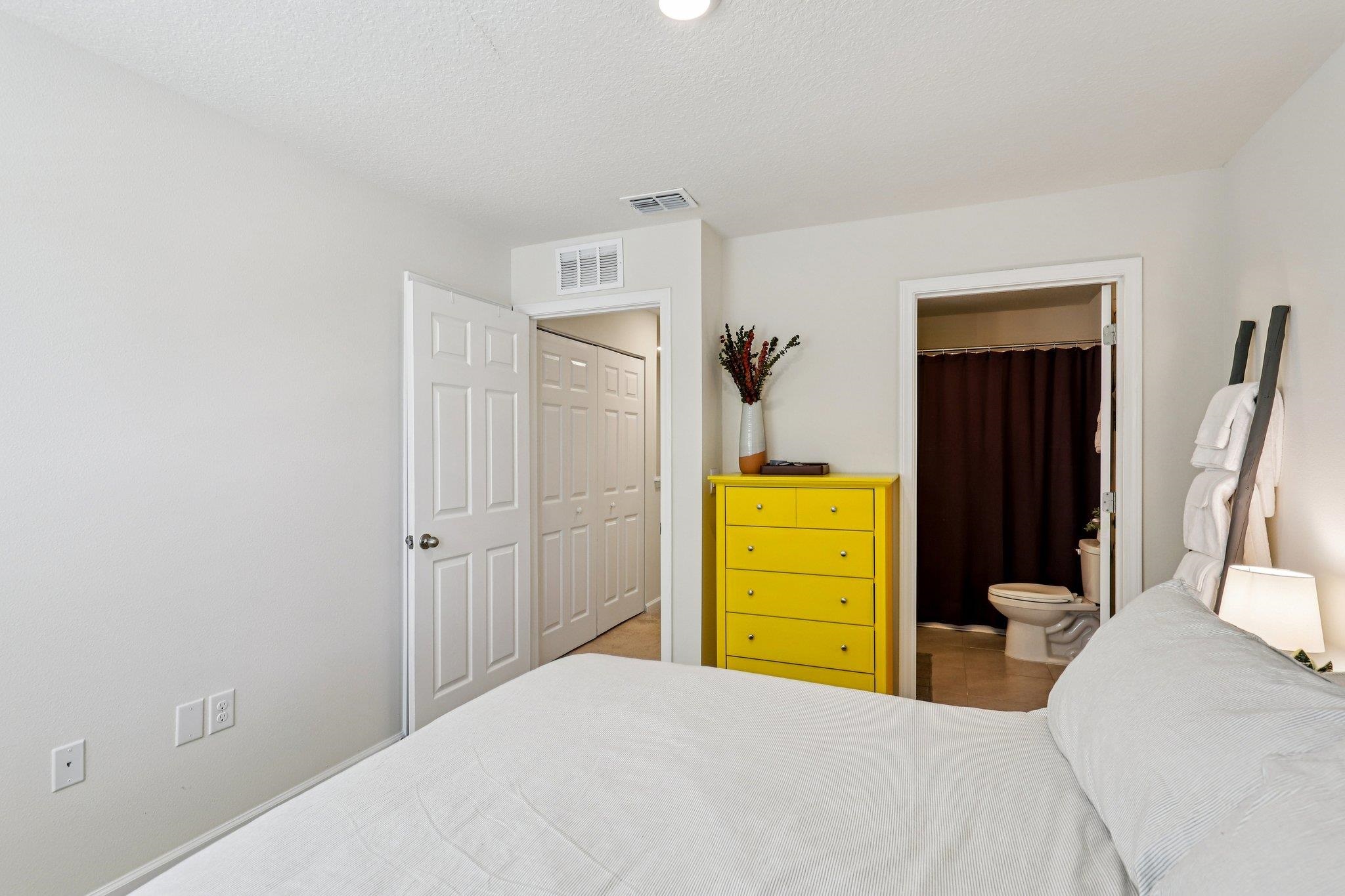 Image 22 of 26 For 70 Whispering Brook Dr