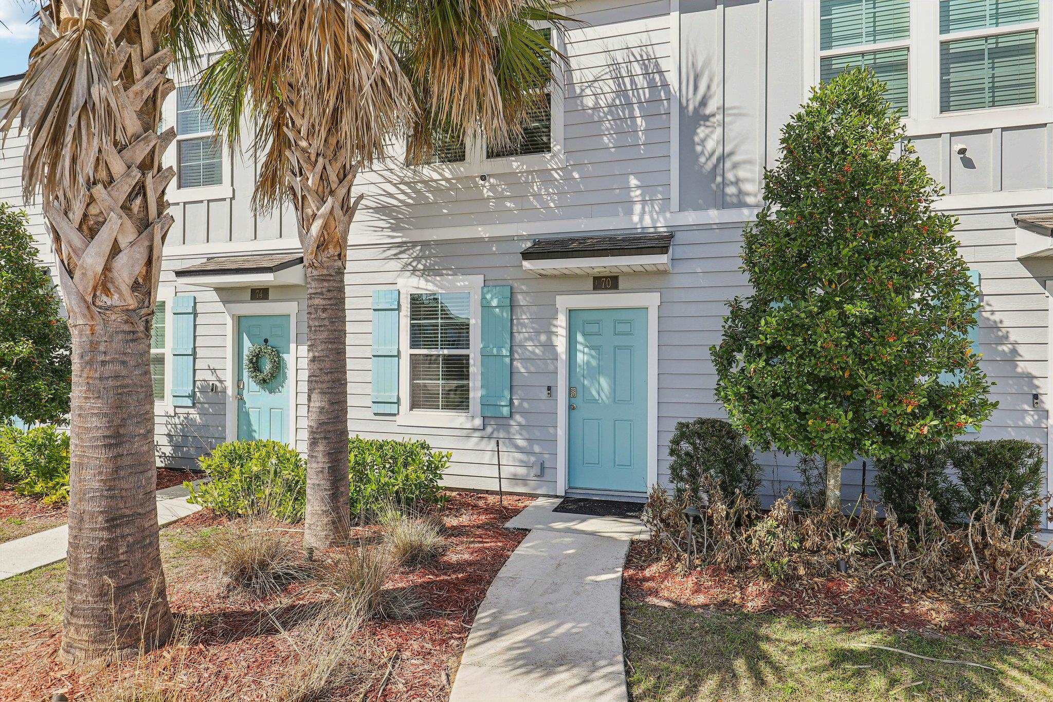 Image 3 of 26 For 70 Whispering Brook Dr