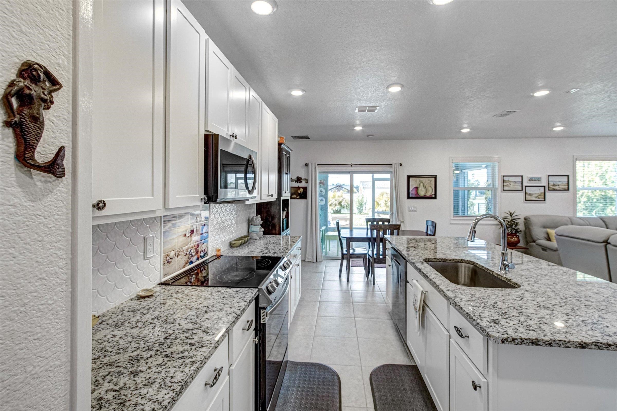 Image 3 of 48 For 103 Ocean Jasper Dr