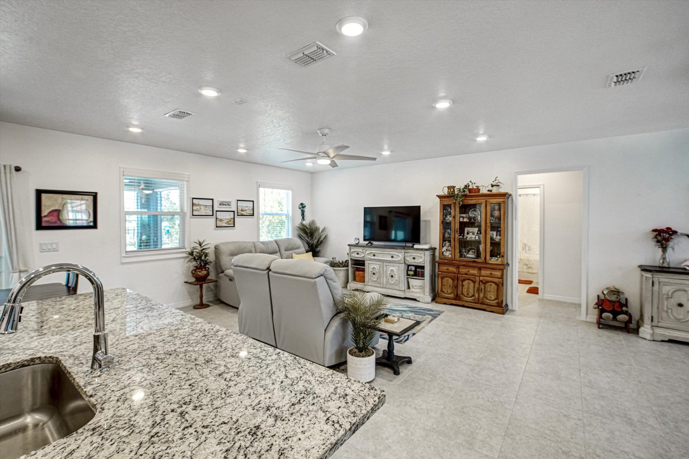 Image 6 of 48 For 103 Ocean Jasper Dr