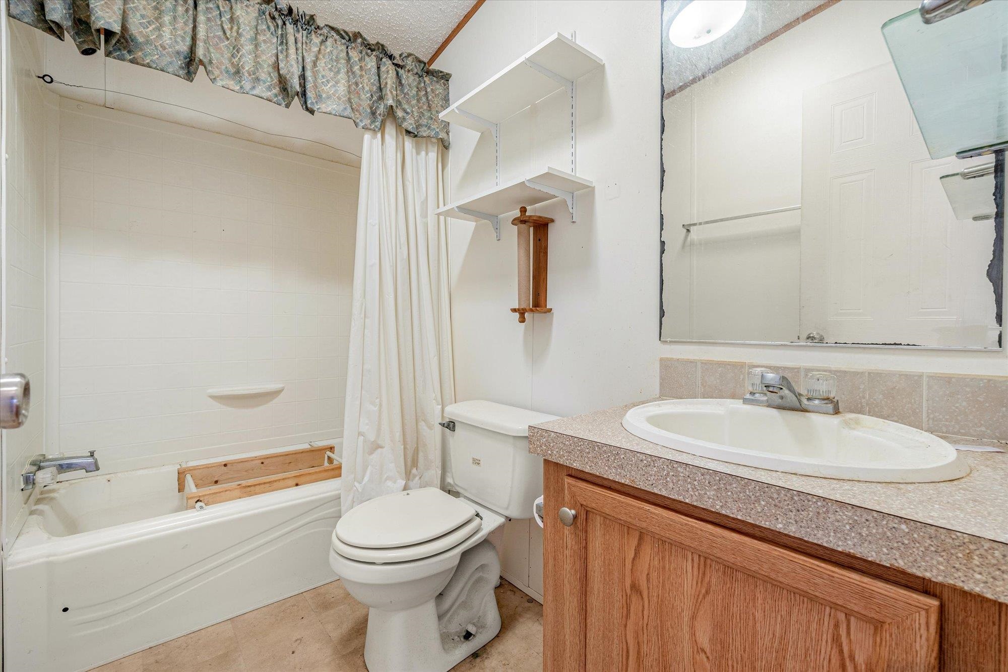 Image 13 of 53 For 4040 Cedar Ford Blvd