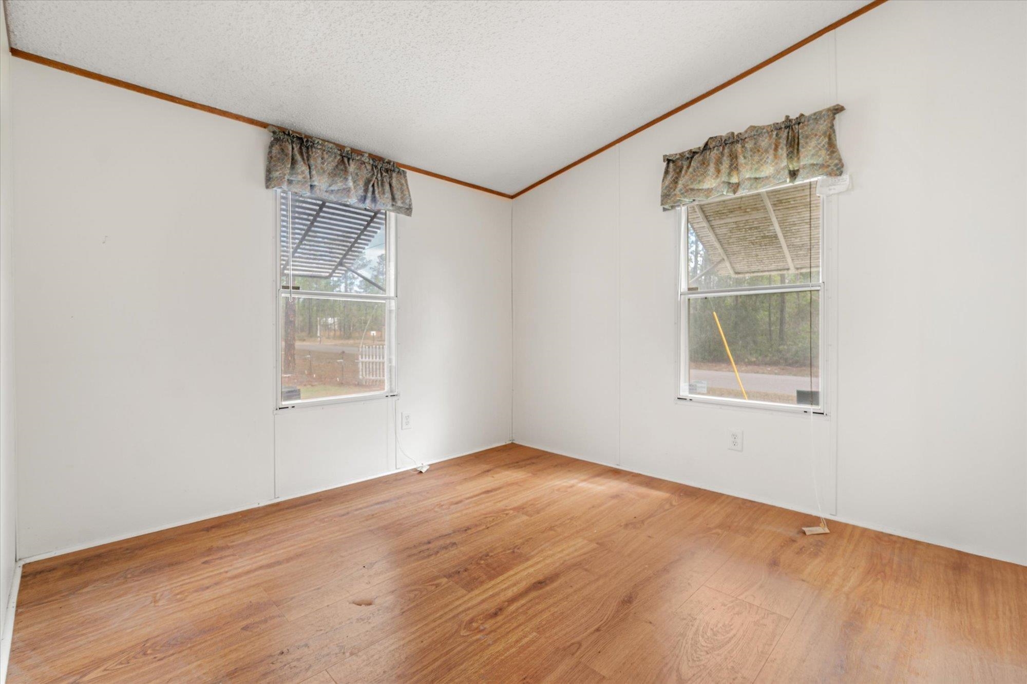 Image 14 of 53 For 4040 Cedar Ford Blvd