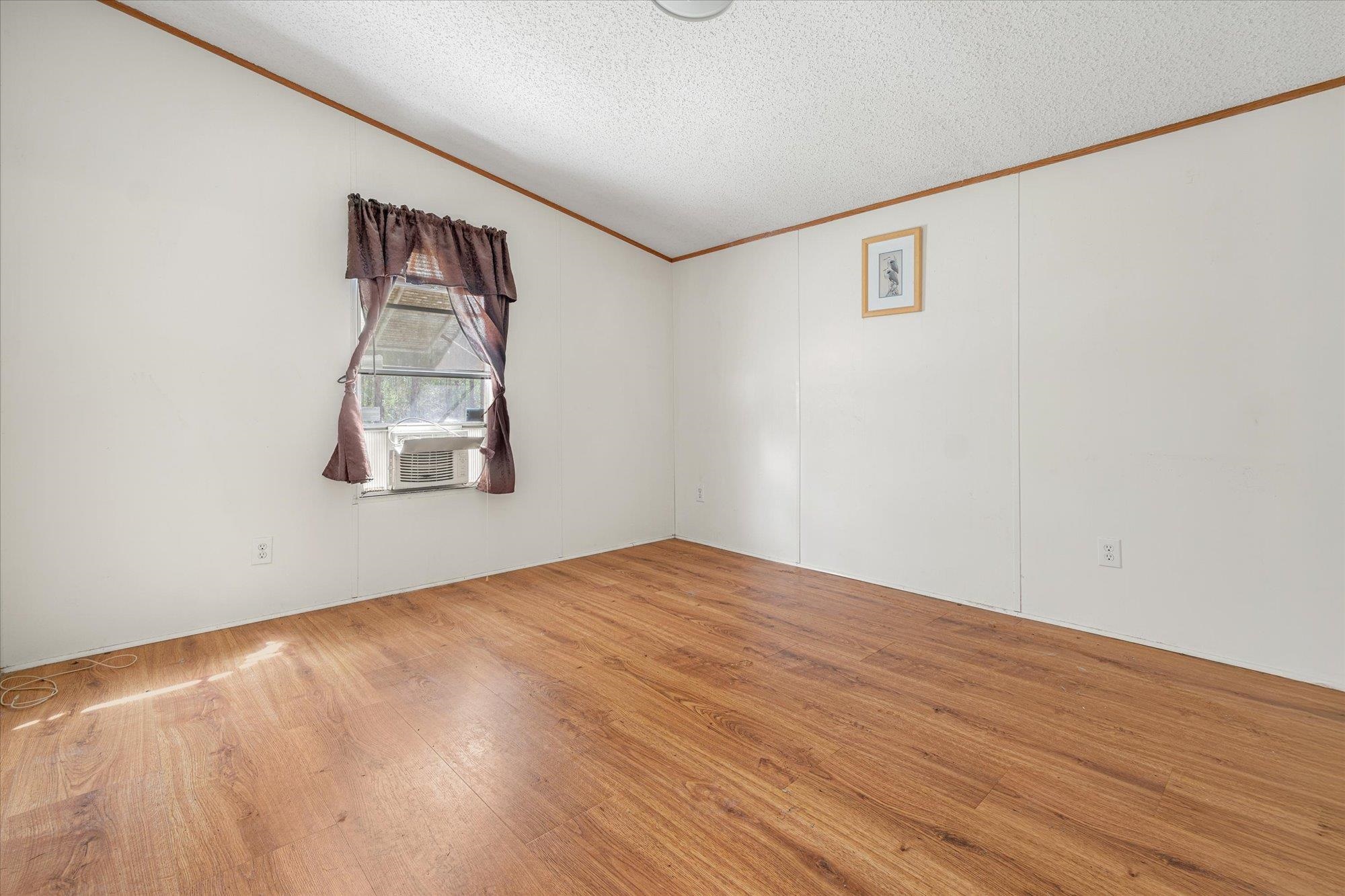 Image 16 of 53 For 4040 Cedar Ford Blvd