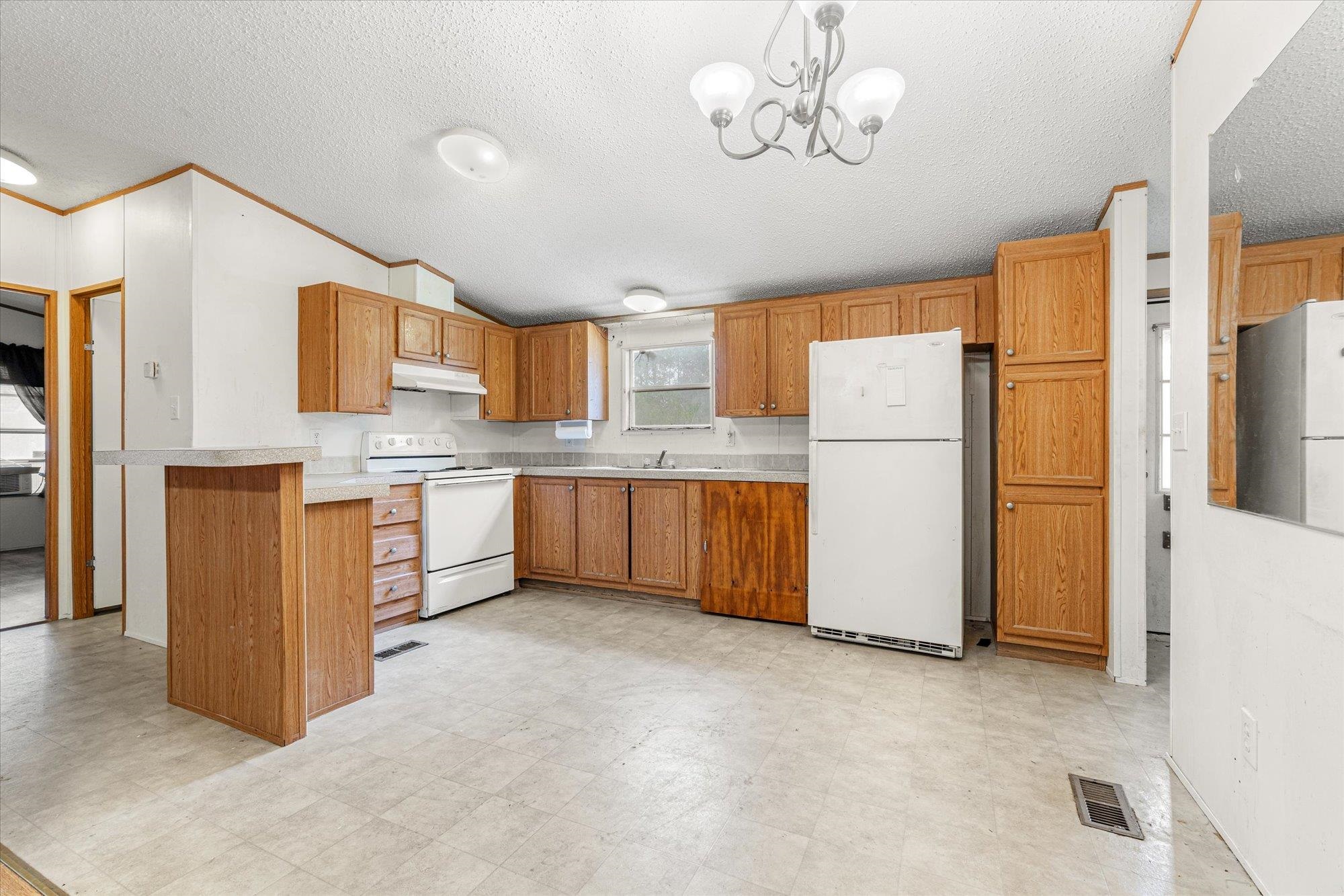 Image 4 of 53 For 4040 Cedar Ford Blvd