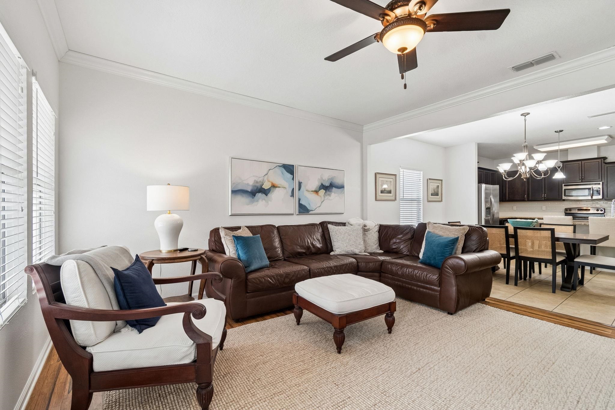 Image 12 of 54 For 206 Mission Cove Cir