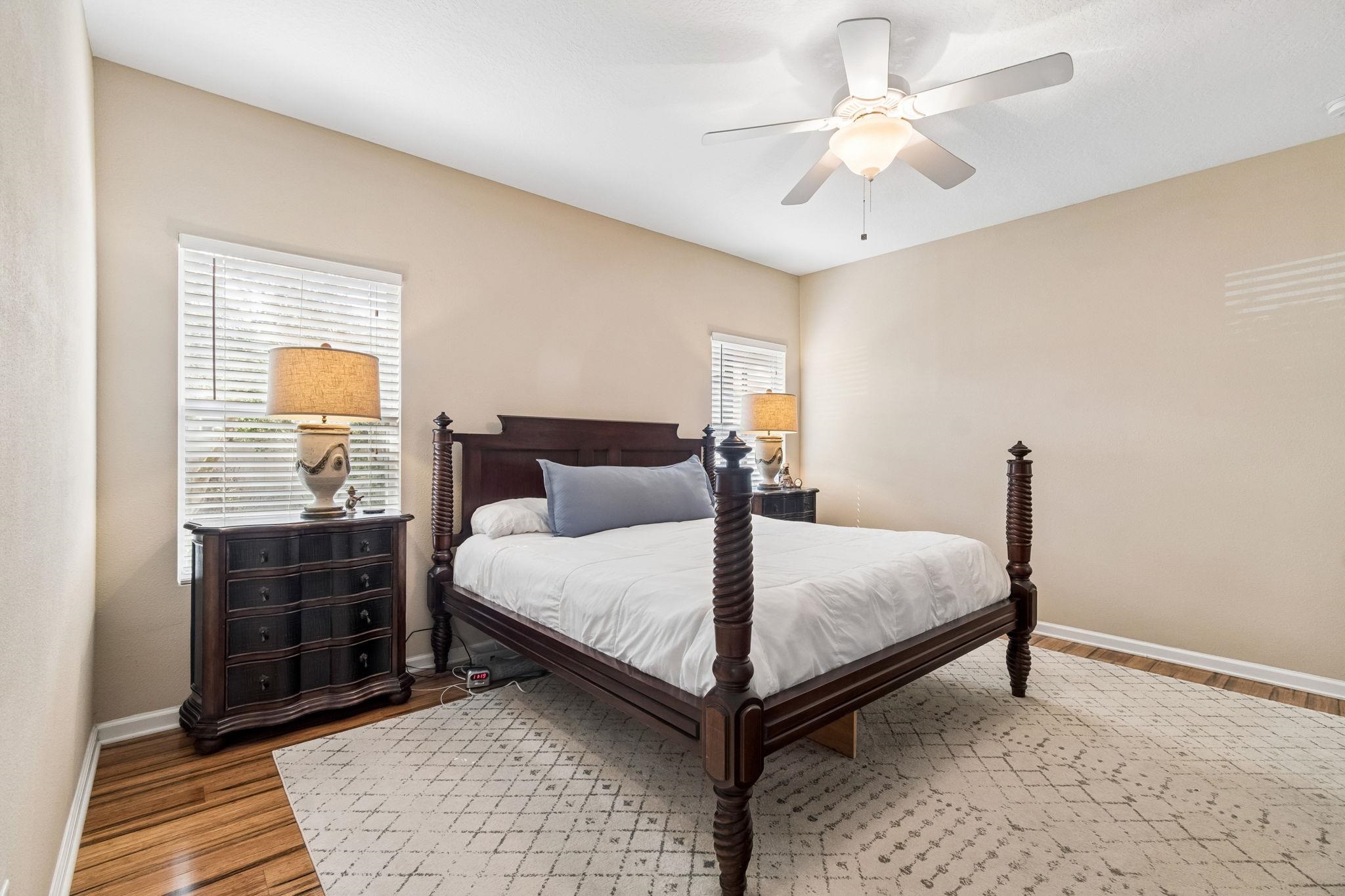 Image 16 of 54 For 206 Mission Cove Cir