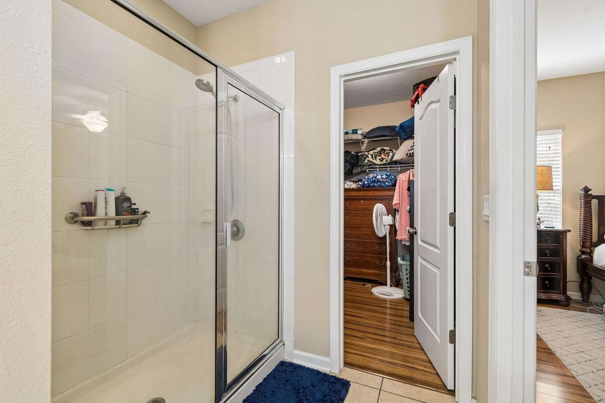 Image 19 of 54 For 206 Mission Cove Cir