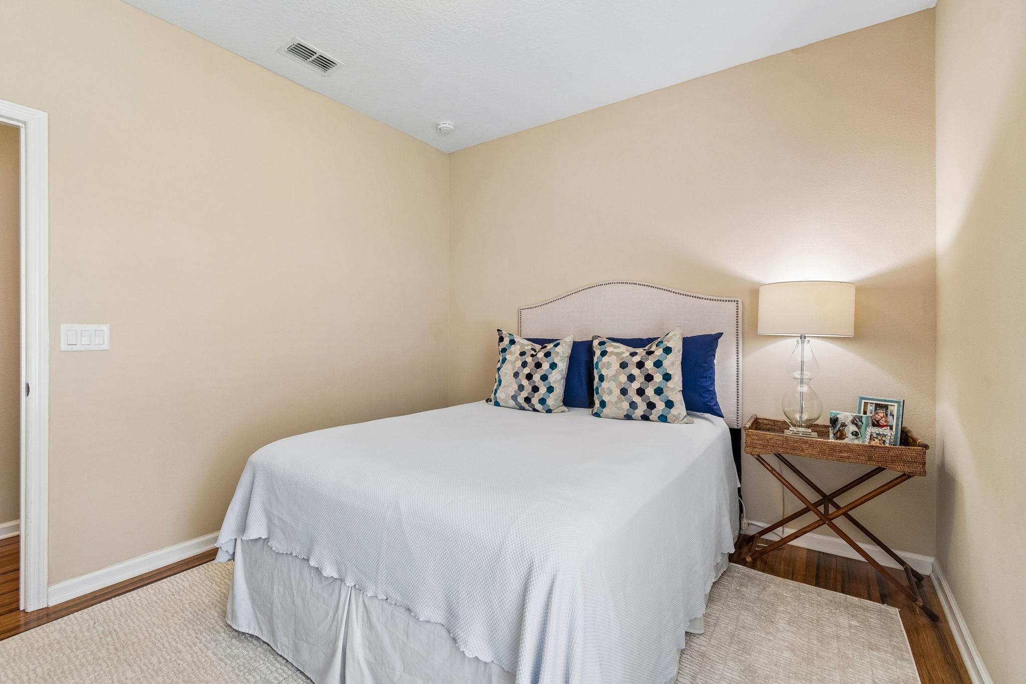 Image 23 of 54 For 206 Mission Cove Cir