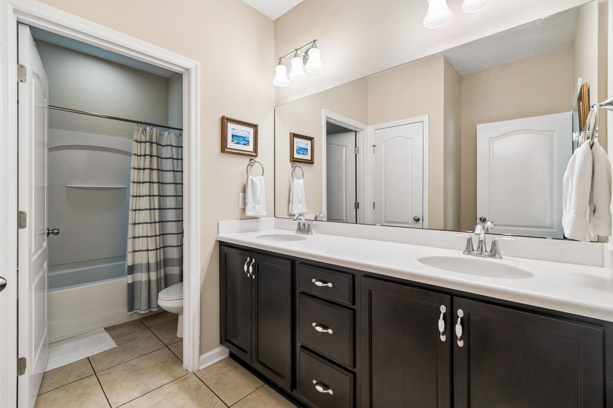 Image 25 of 54 For 206 Mission Cove Cir