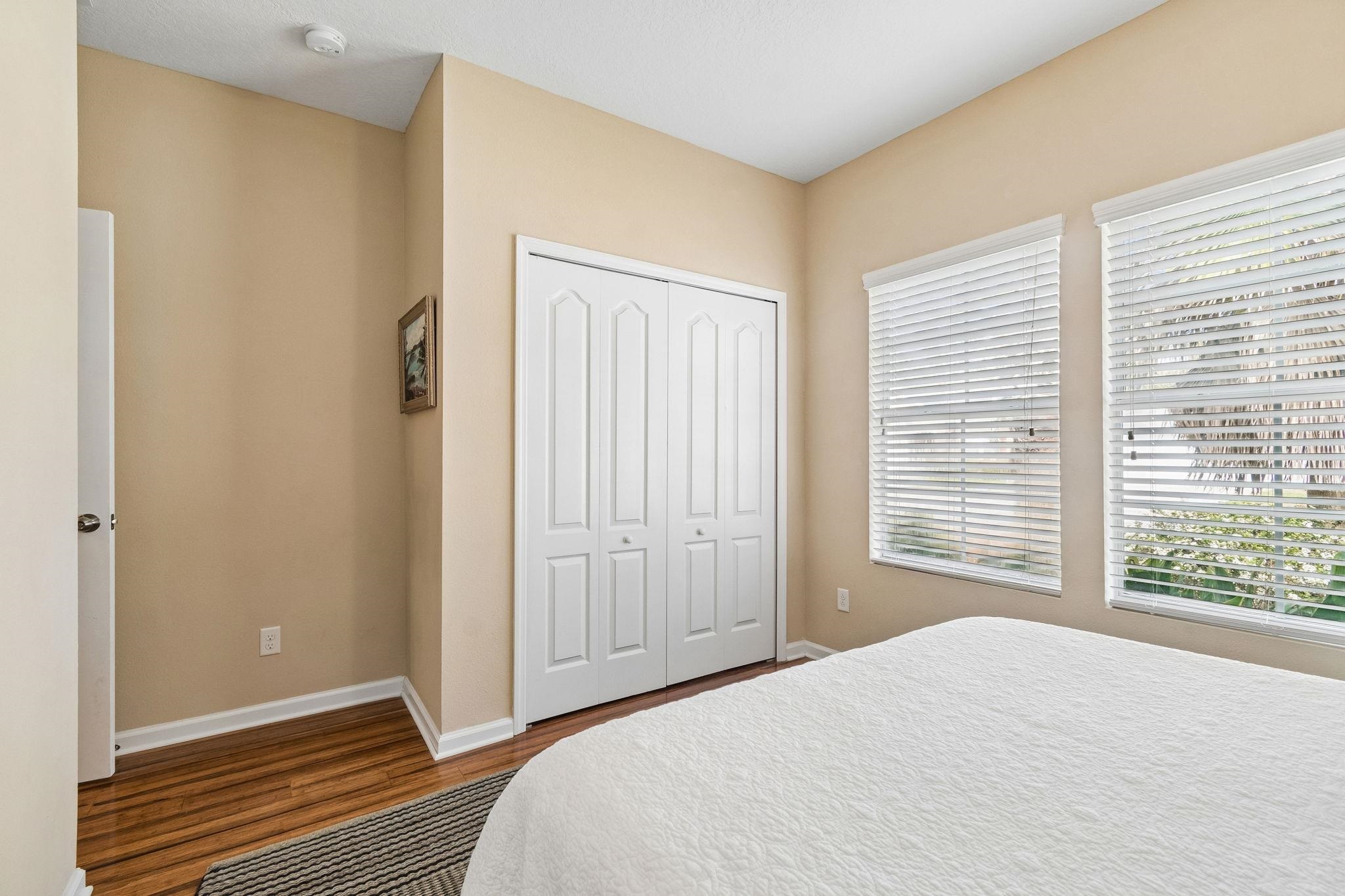 Image 29 of 54 For 206 Mission Cove Cir