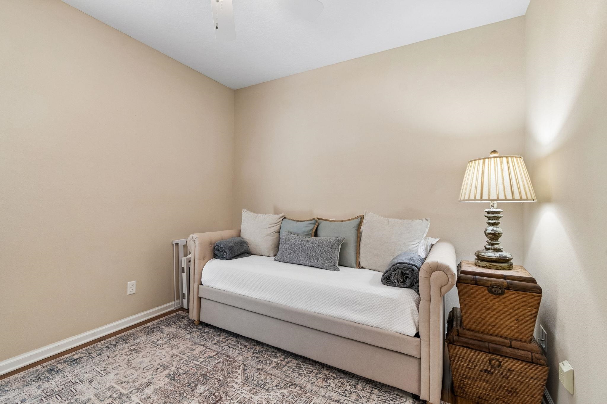 Image 30 of 54 For 206 Mission Cove Cir