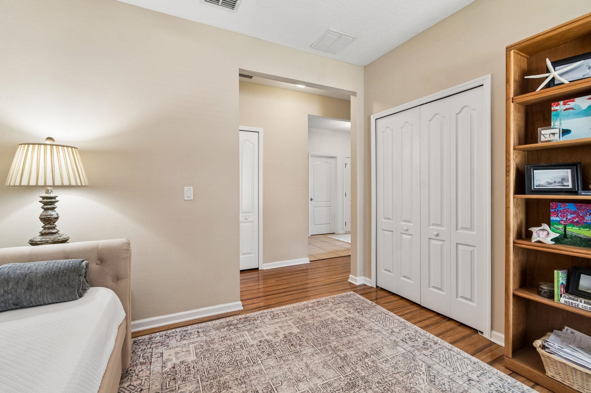 Image 32 of 54 For 206 Mission Cove Cir