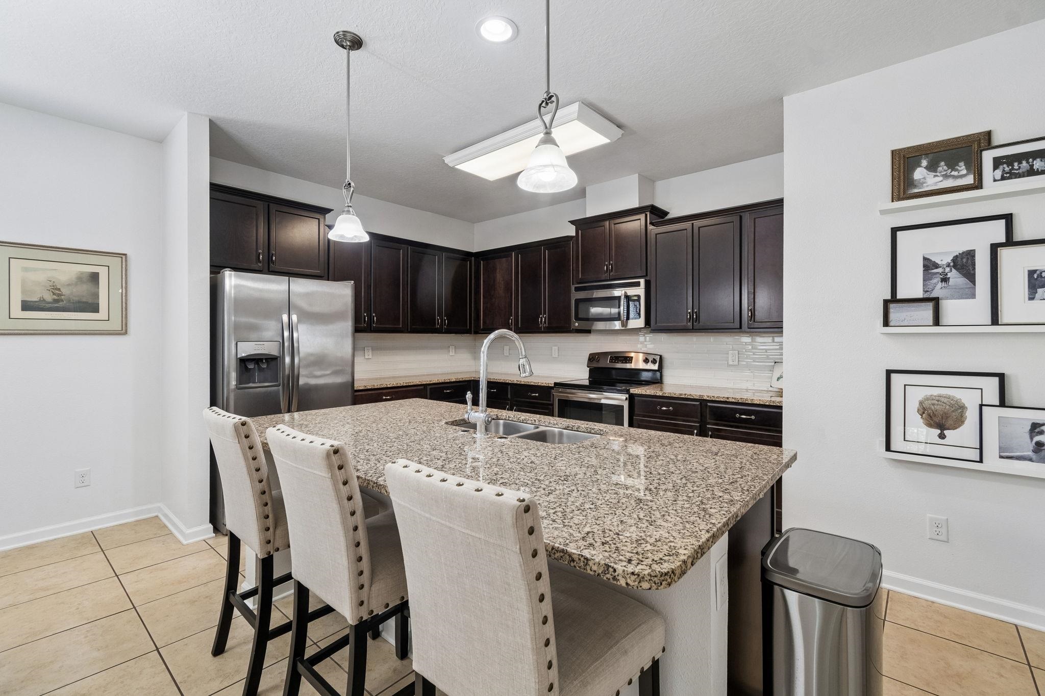 Image 6 of 54 For 206 Mission Cove Cir