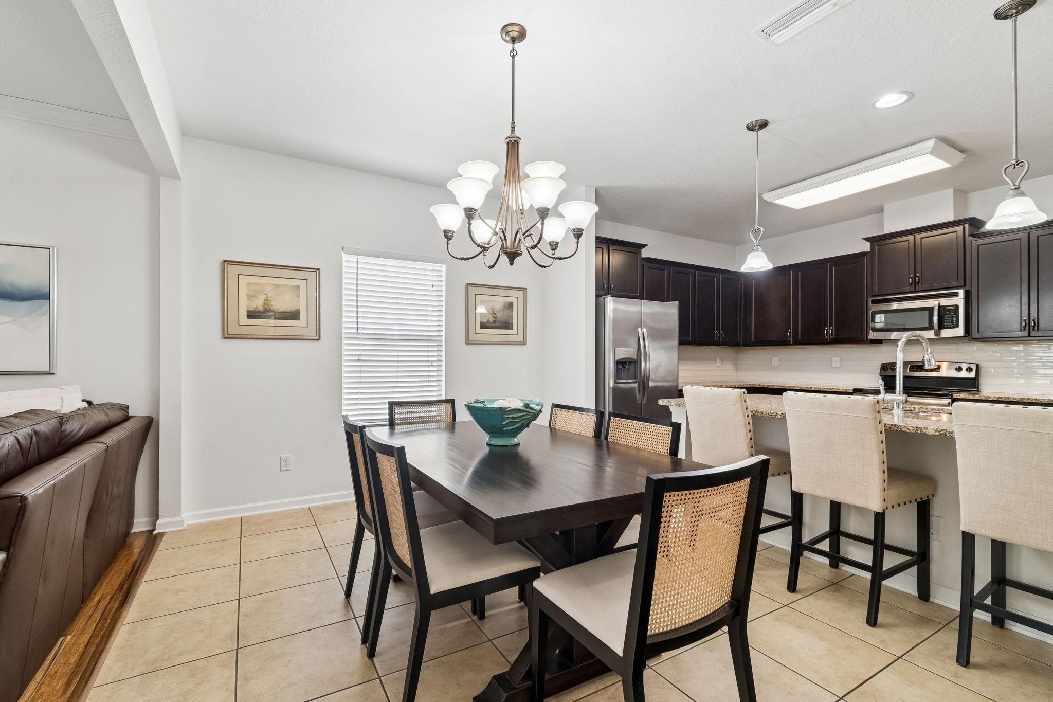 Image 8 of 54 For 206 Mission Cove Cir