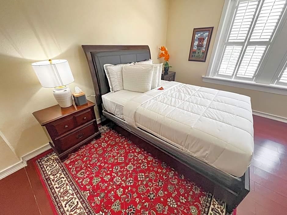 Image 20 of 58 For 215 Woodland Blvd. S