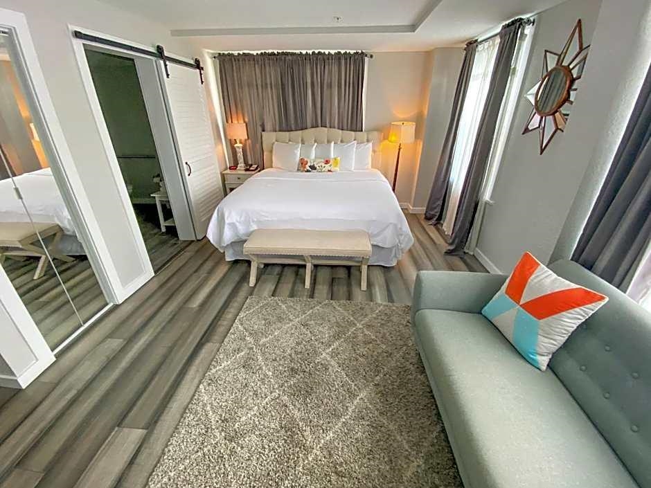 Image 24 of 58 For 215 Woodland Blvd. S