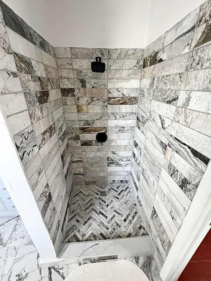 Image 32 of 58 For 215 Woodland Blvd. S