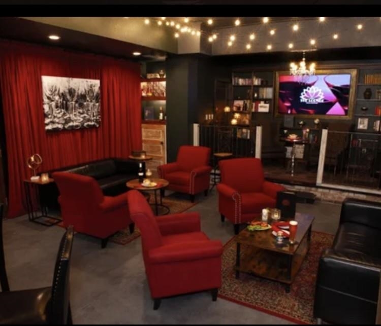 Image 36 of 58 For 215 Woodland Blvd. S