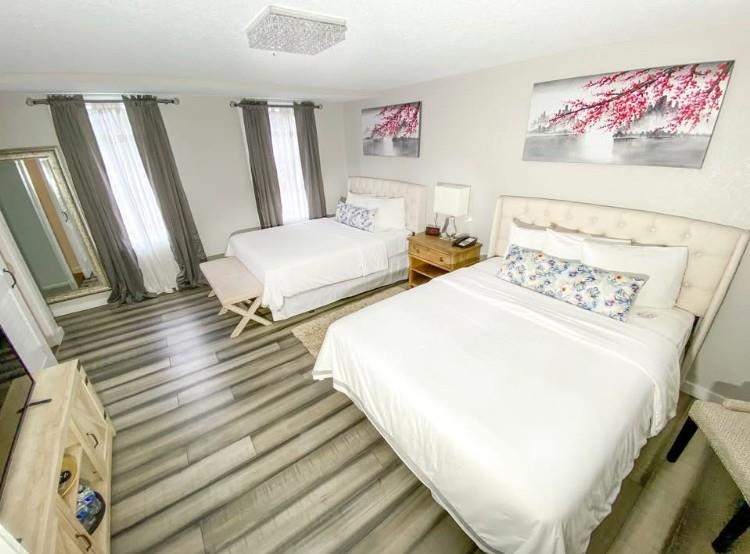 Image 8 of 58 For 215 Woodland Blvd. S