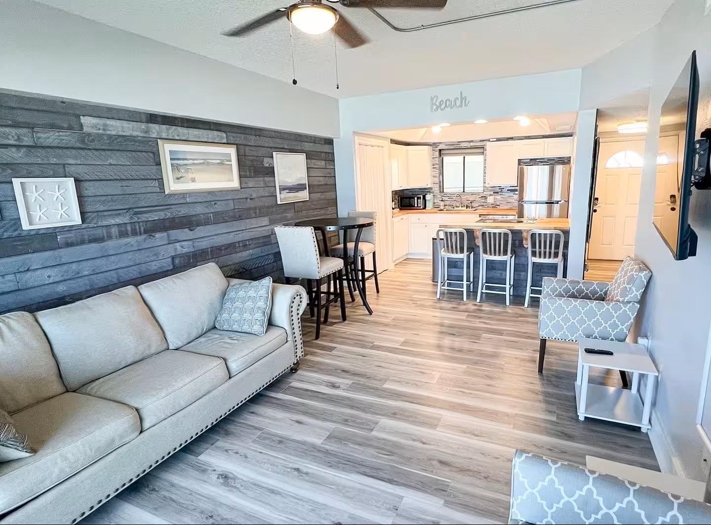 Image 4 of 8 For 731 1st St.  5b