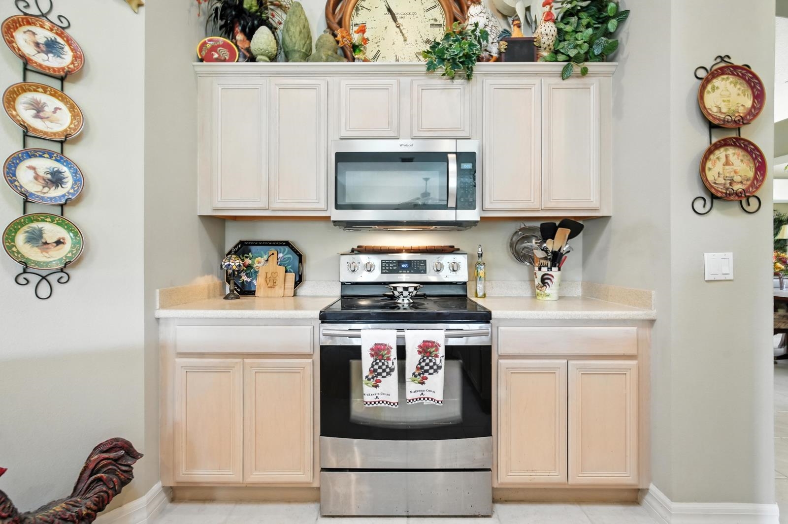 Image 13 of 34 For 67 Lagare St W