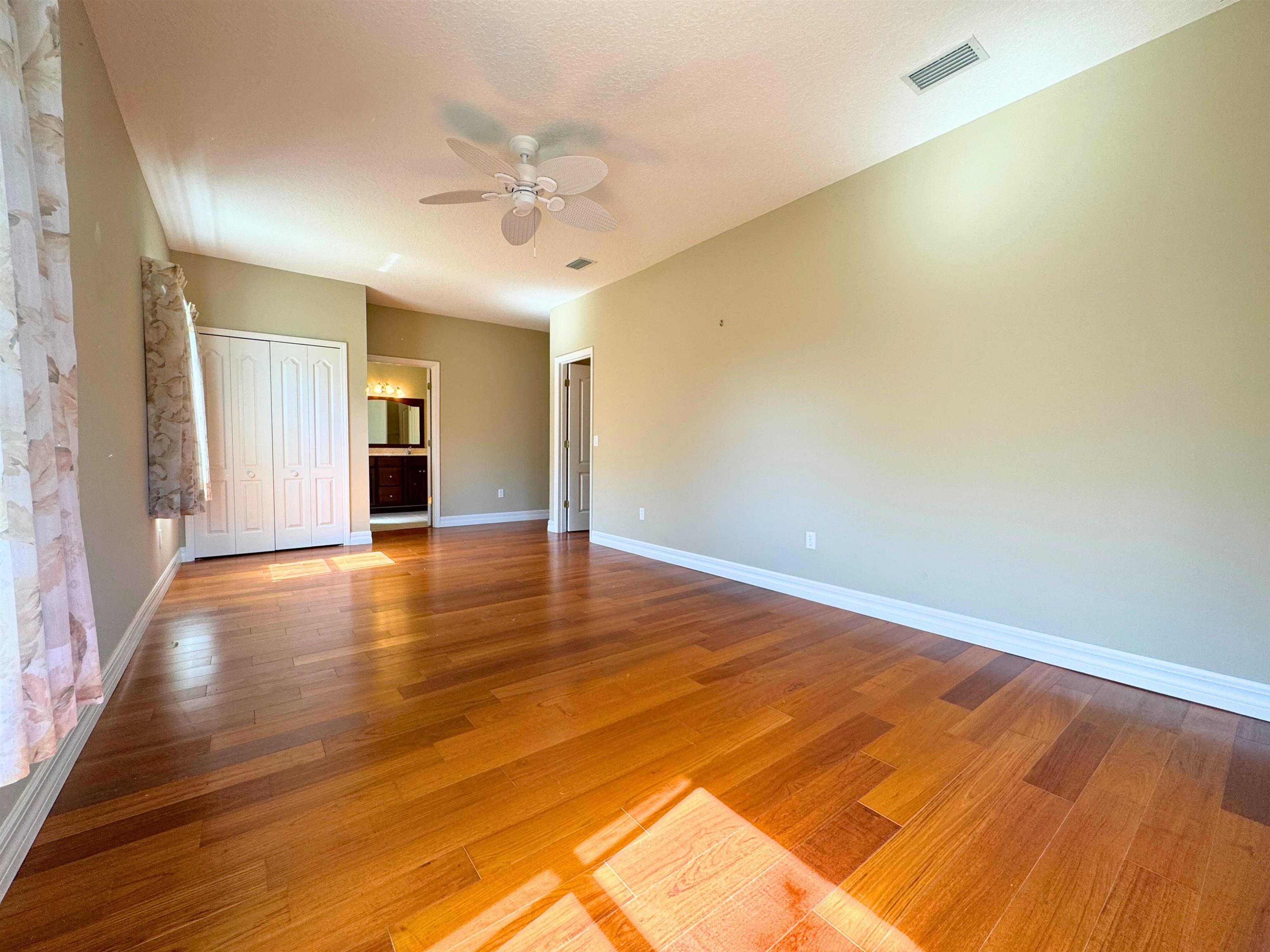 Image 21 of 34 For 67 Lagare St W