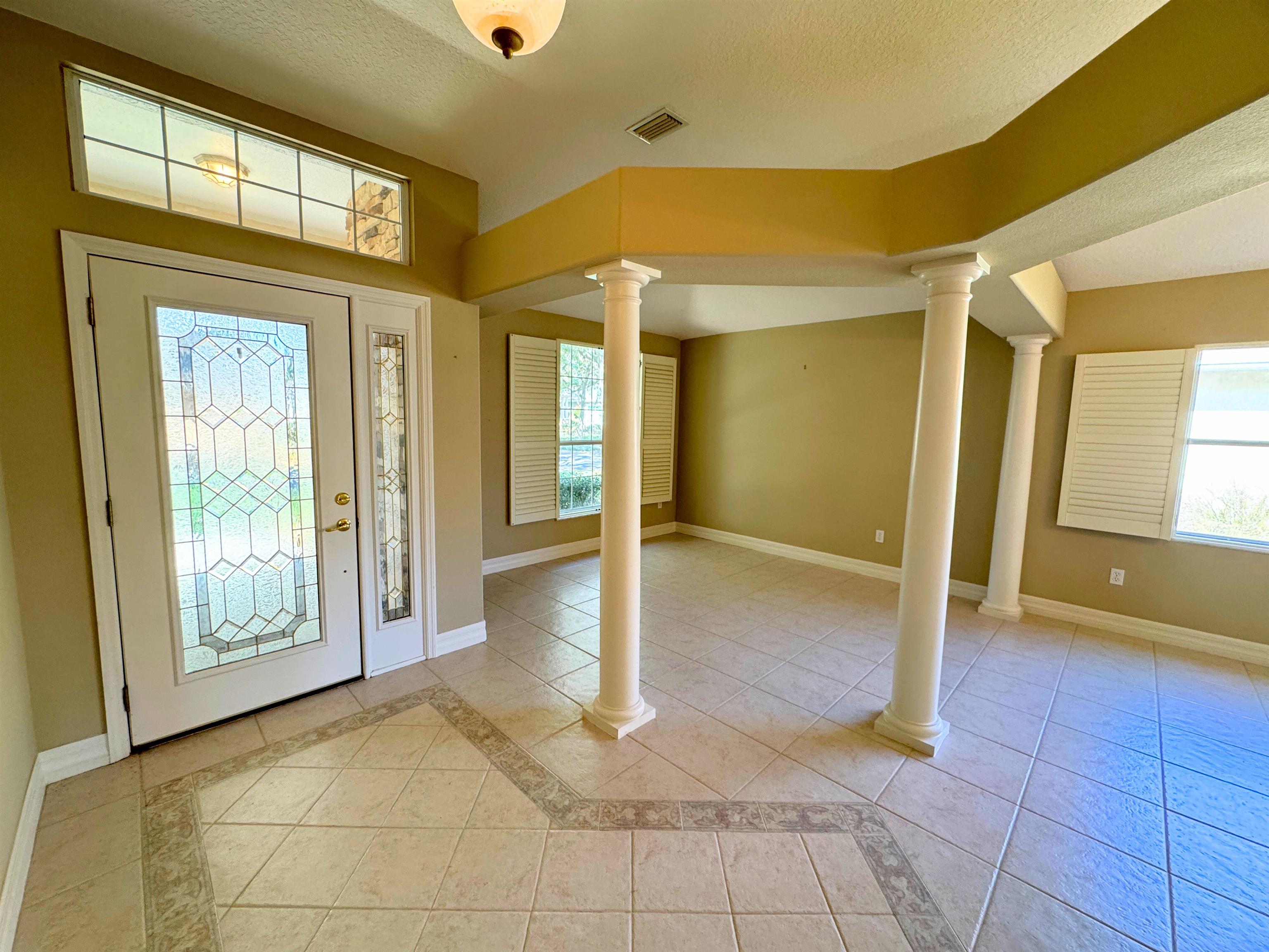 Image 4 of 34 For 67 Lagare St W