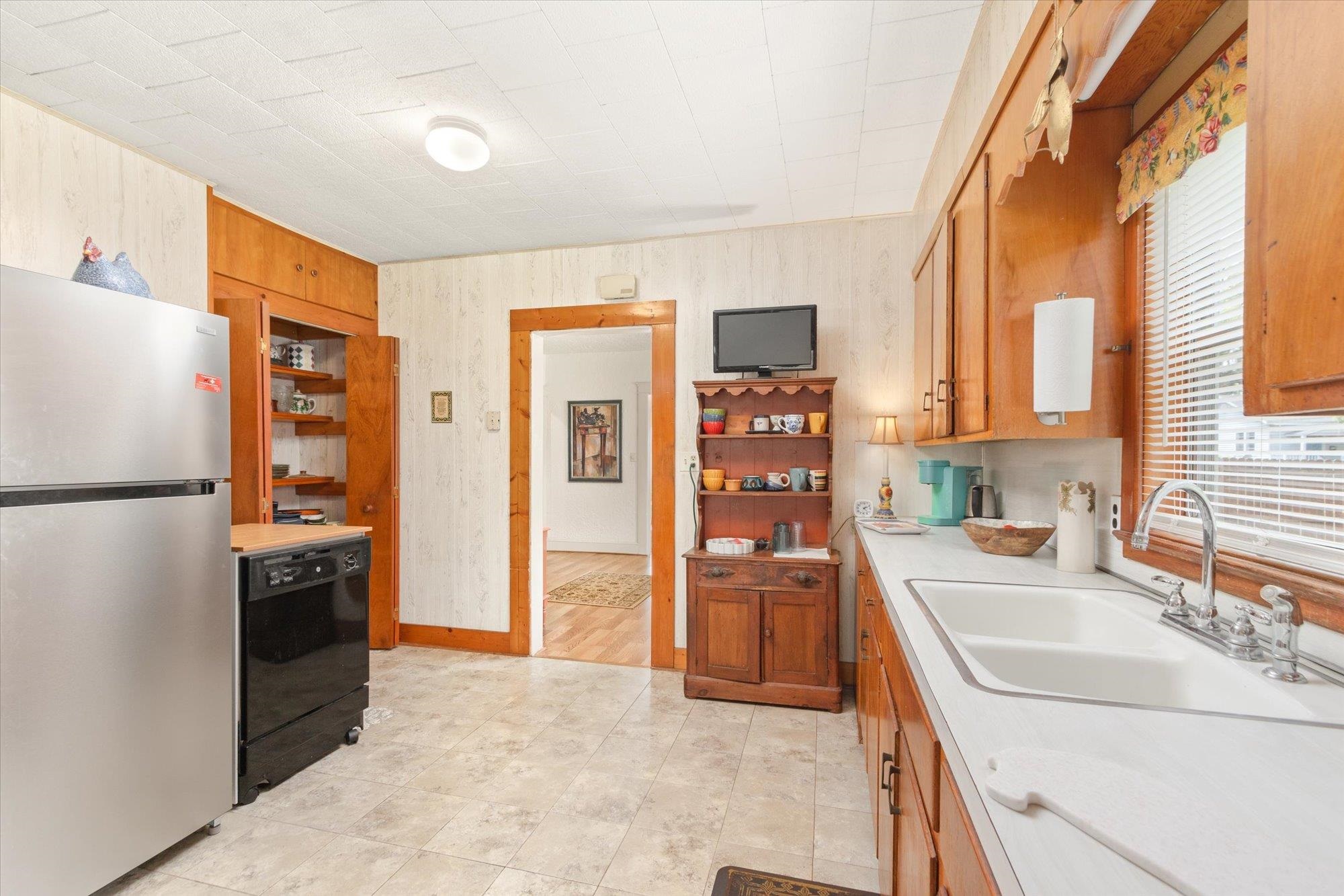 Image 12 of 42 For 116 Colon Avenue