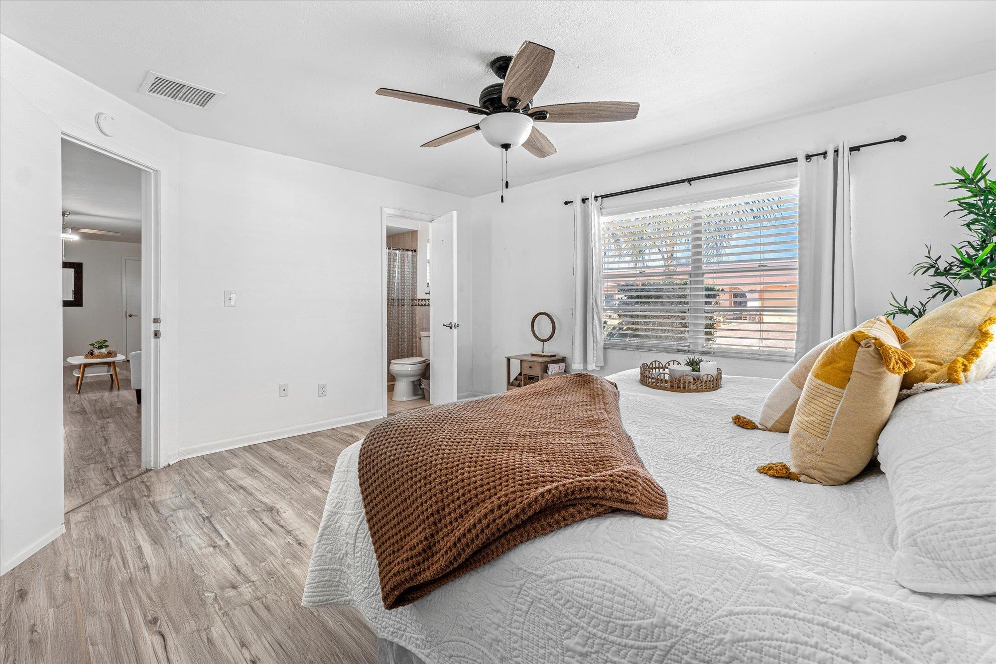 Image 17 of 53 For 209 Tropic Way