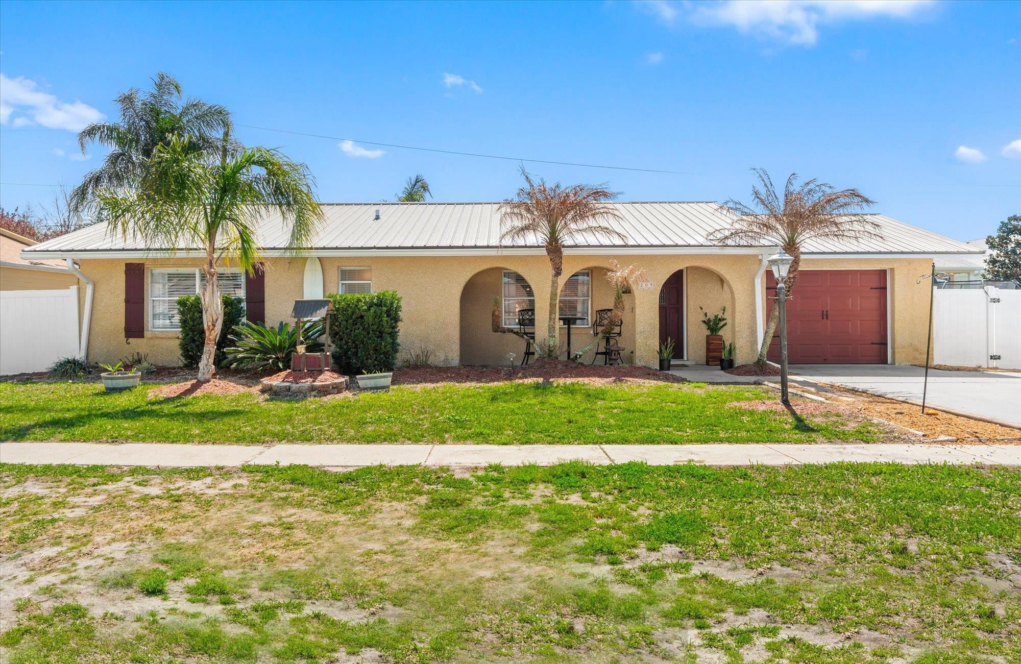 Image 2 of 53 For 209 Tropic Way