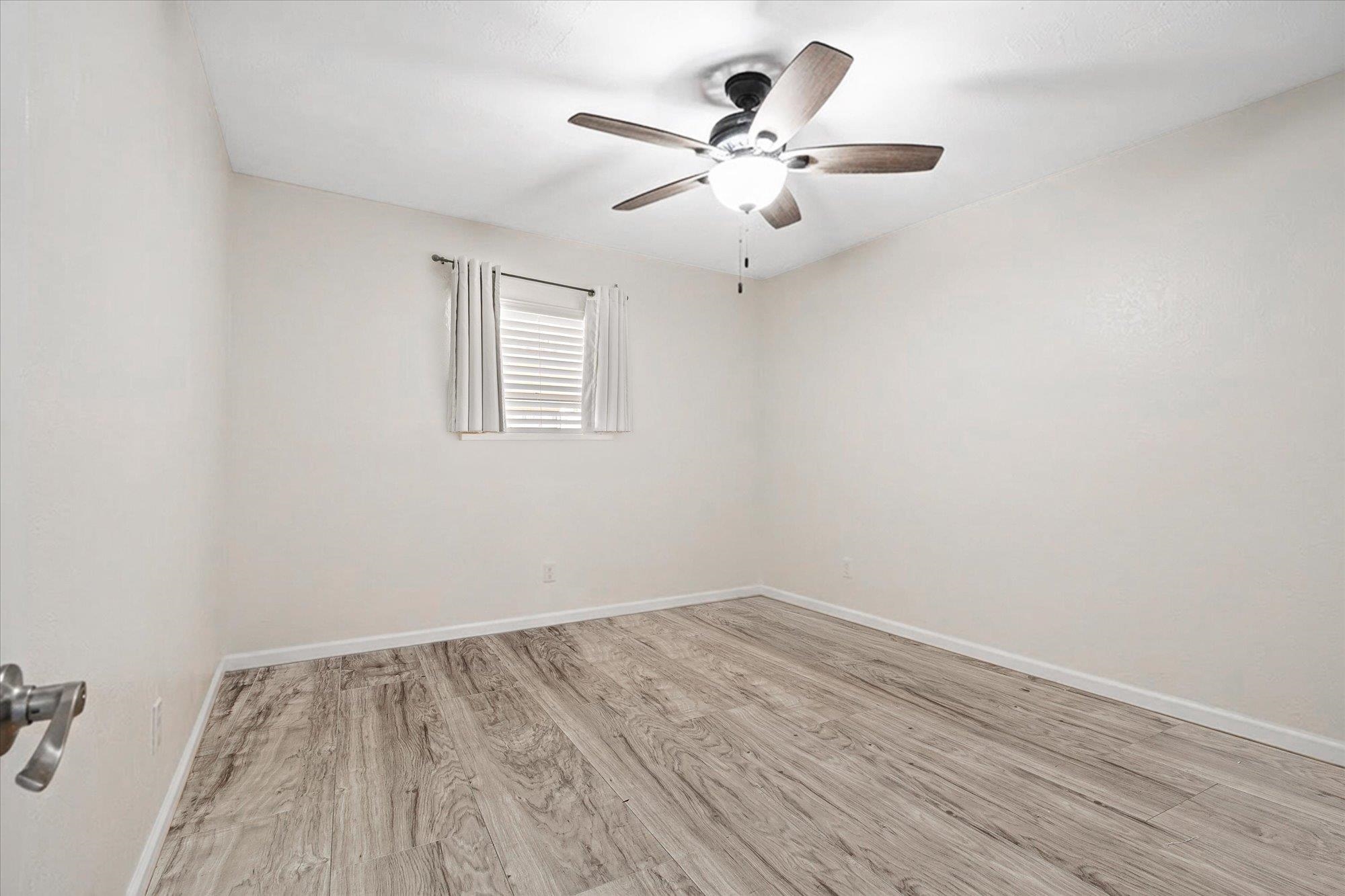 Image 22 of 53 For 209 Tropic Way