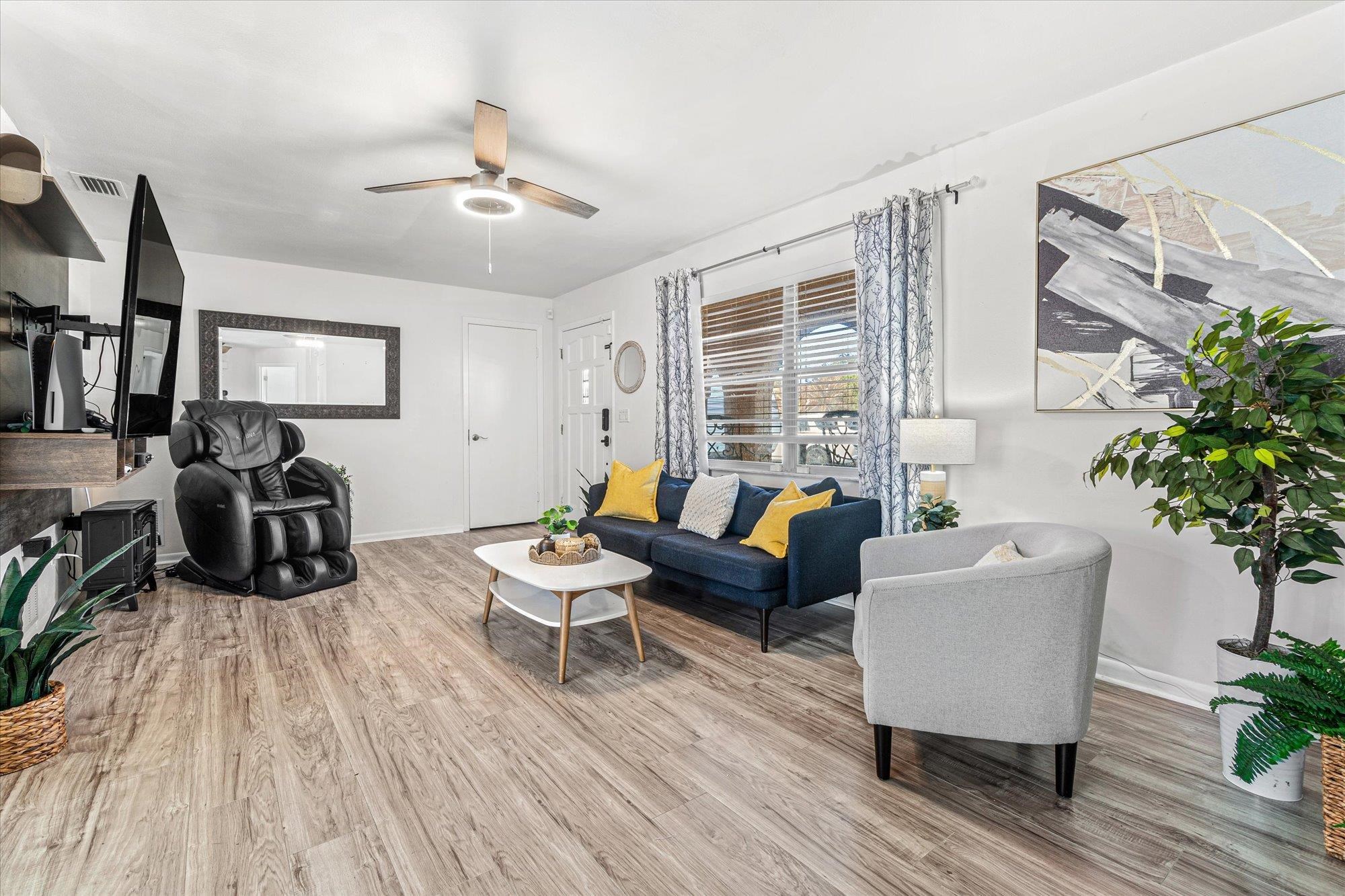 Image 7 of 53 For 209 Tropic Way