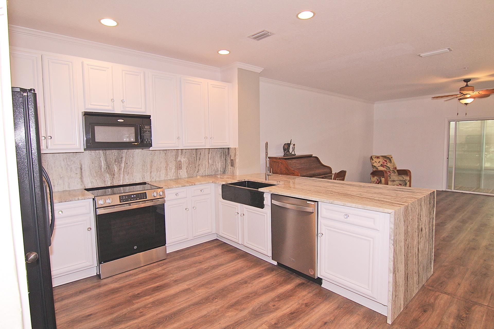 Image 12 of 40 For 115 Pine Hollow Trl E 108