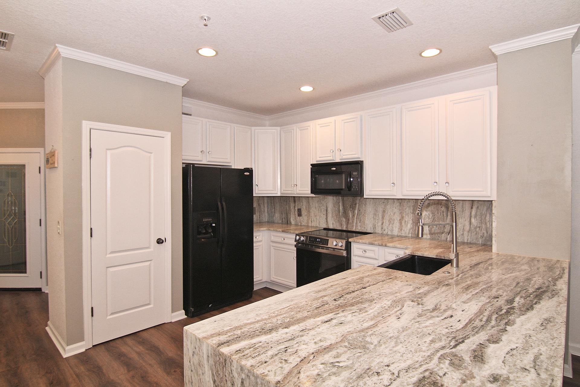 Image 13 of 40 For 115 Pine Hollow Trl E 108