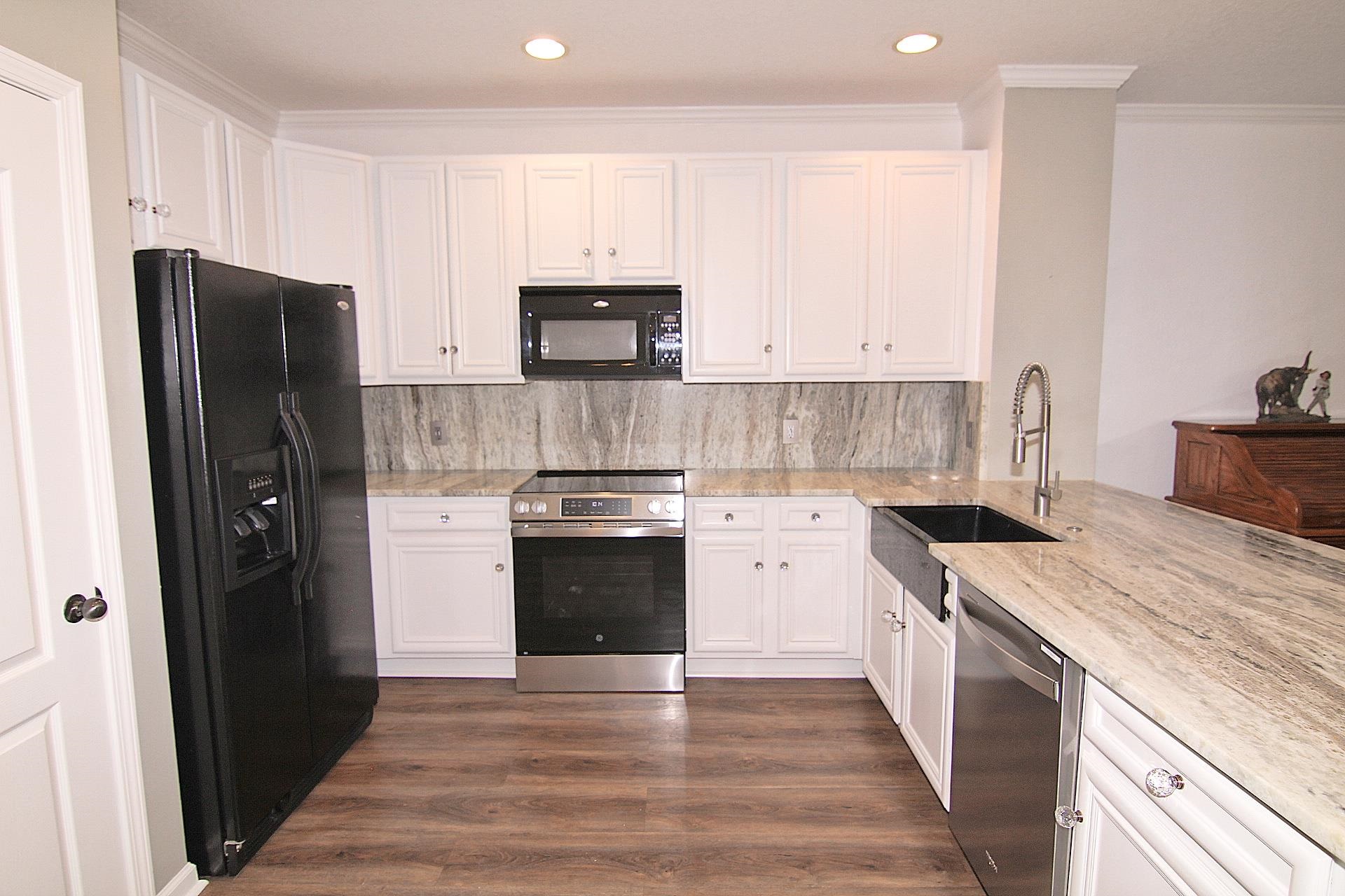 Image 14 of 40 For 115 Pine Hollow Trl E 108