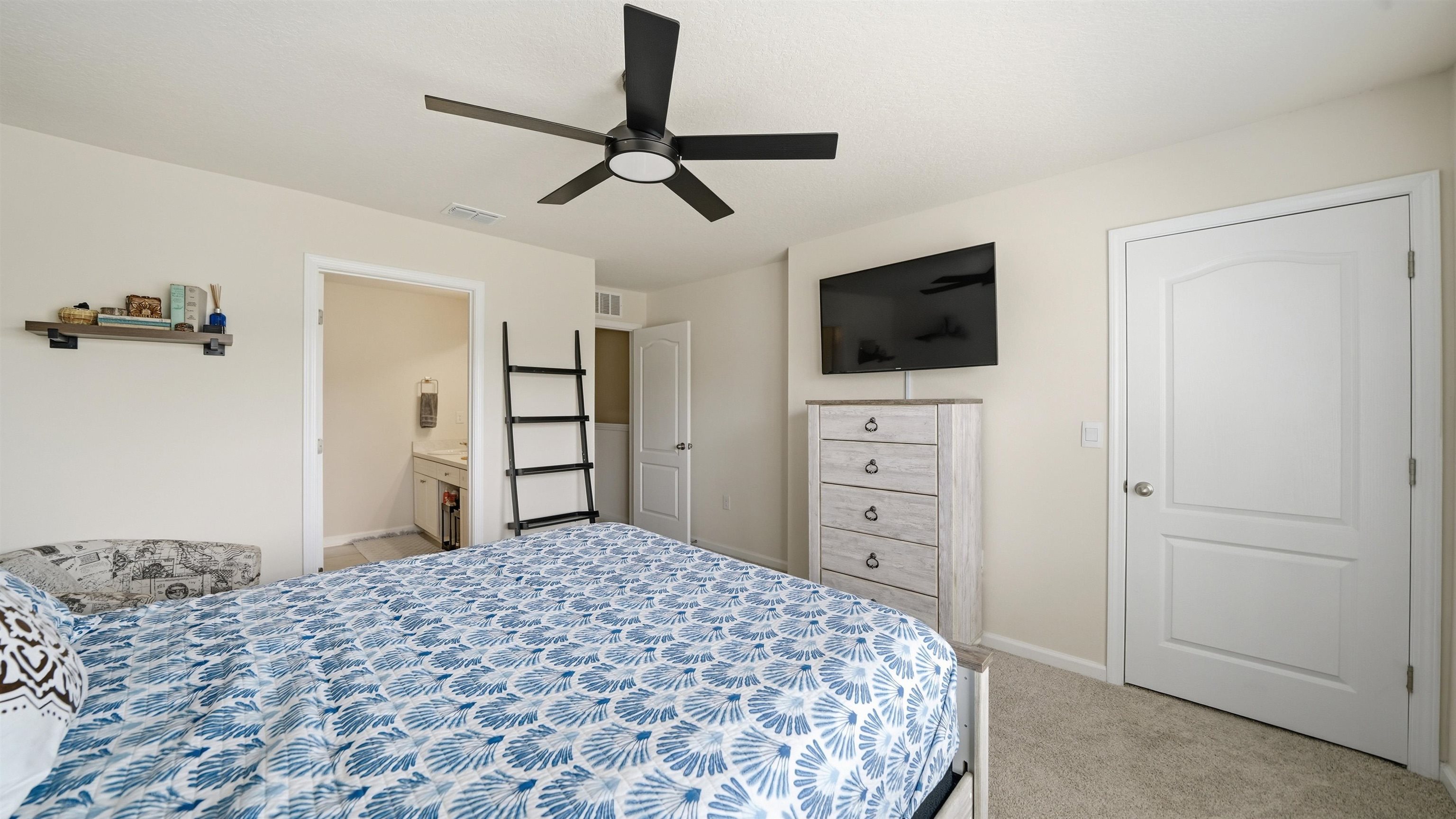 Image 21 of 43 For 172 Redbud Rd