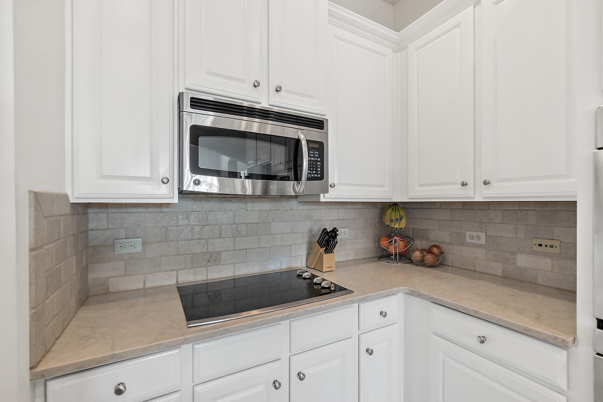 Image 10 of 62 For 383 High Tide Dr