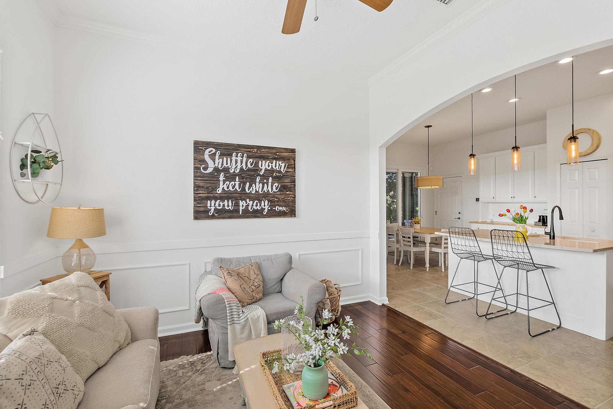 Image 17 of 62 For 383 High Tide Dr