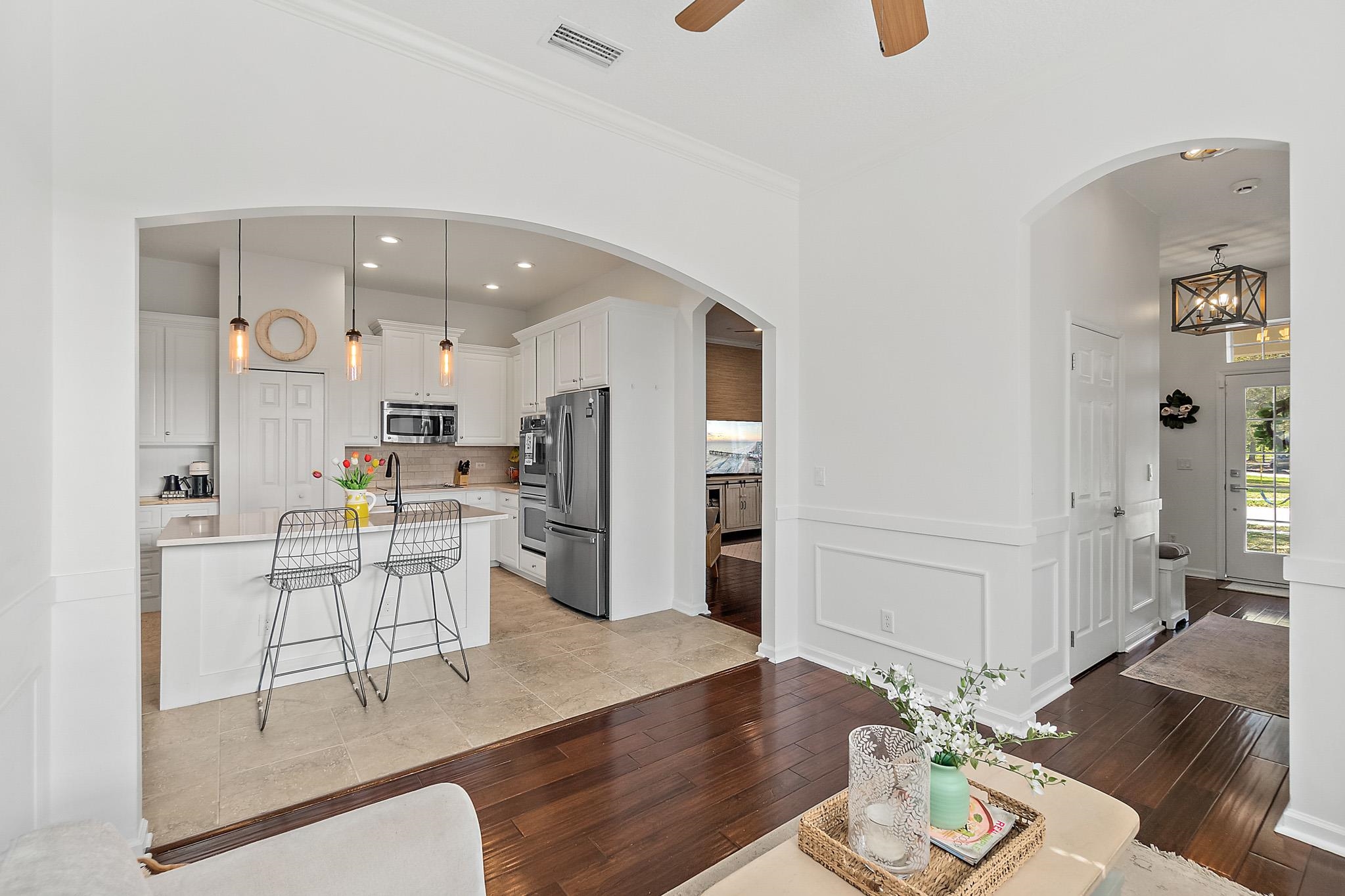 Image 18 of 62 For 383 High Tide Dr