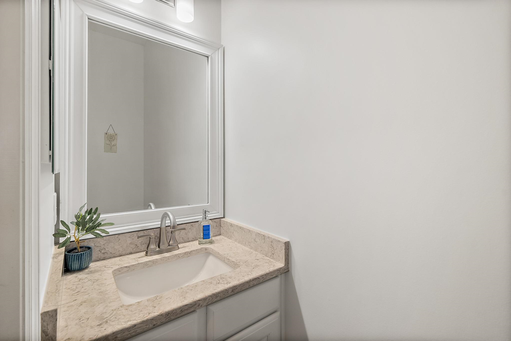 Image 21 of 62 For 383 High Tide Dr