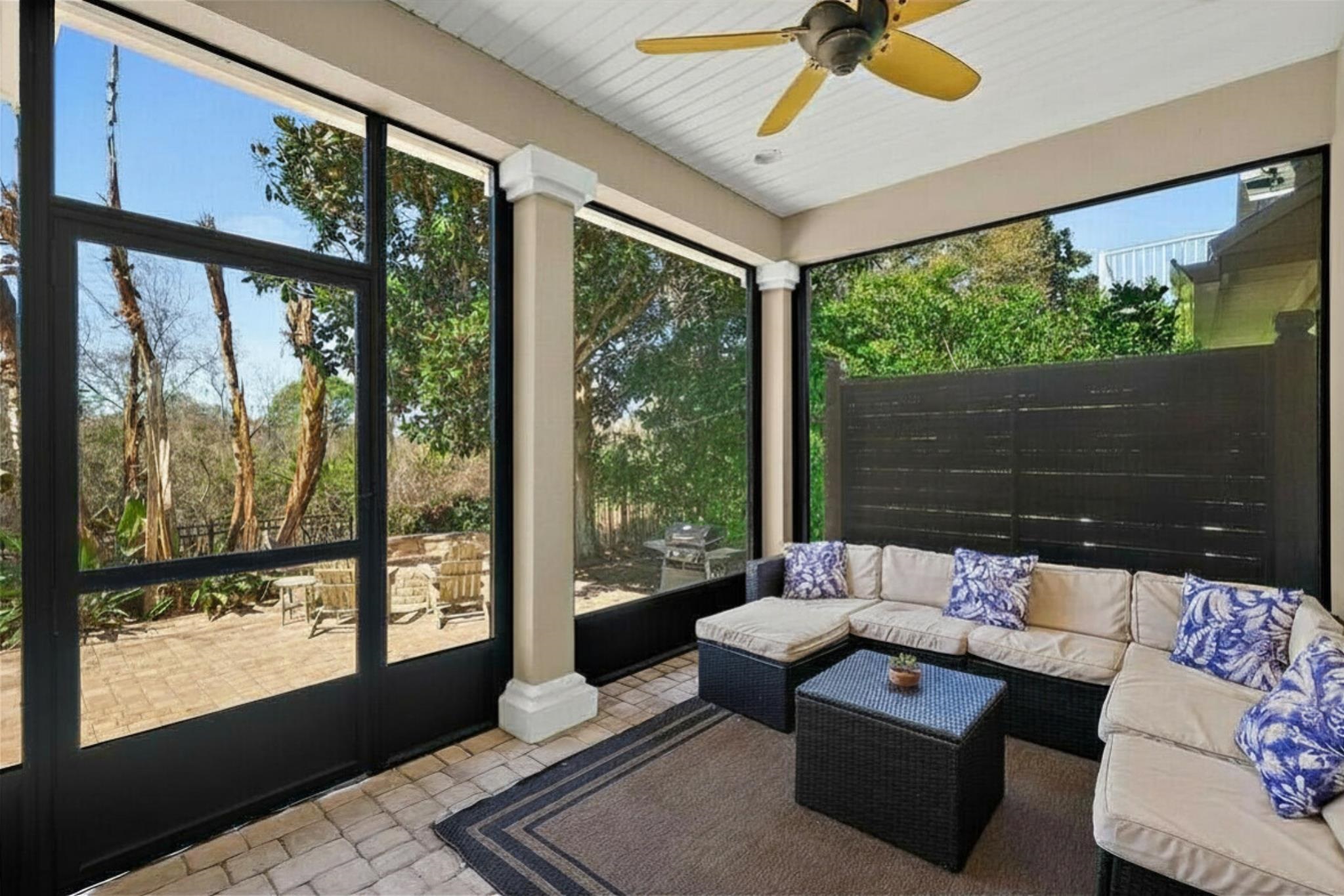 Image 22 of 62 For 383 High Tide Dr