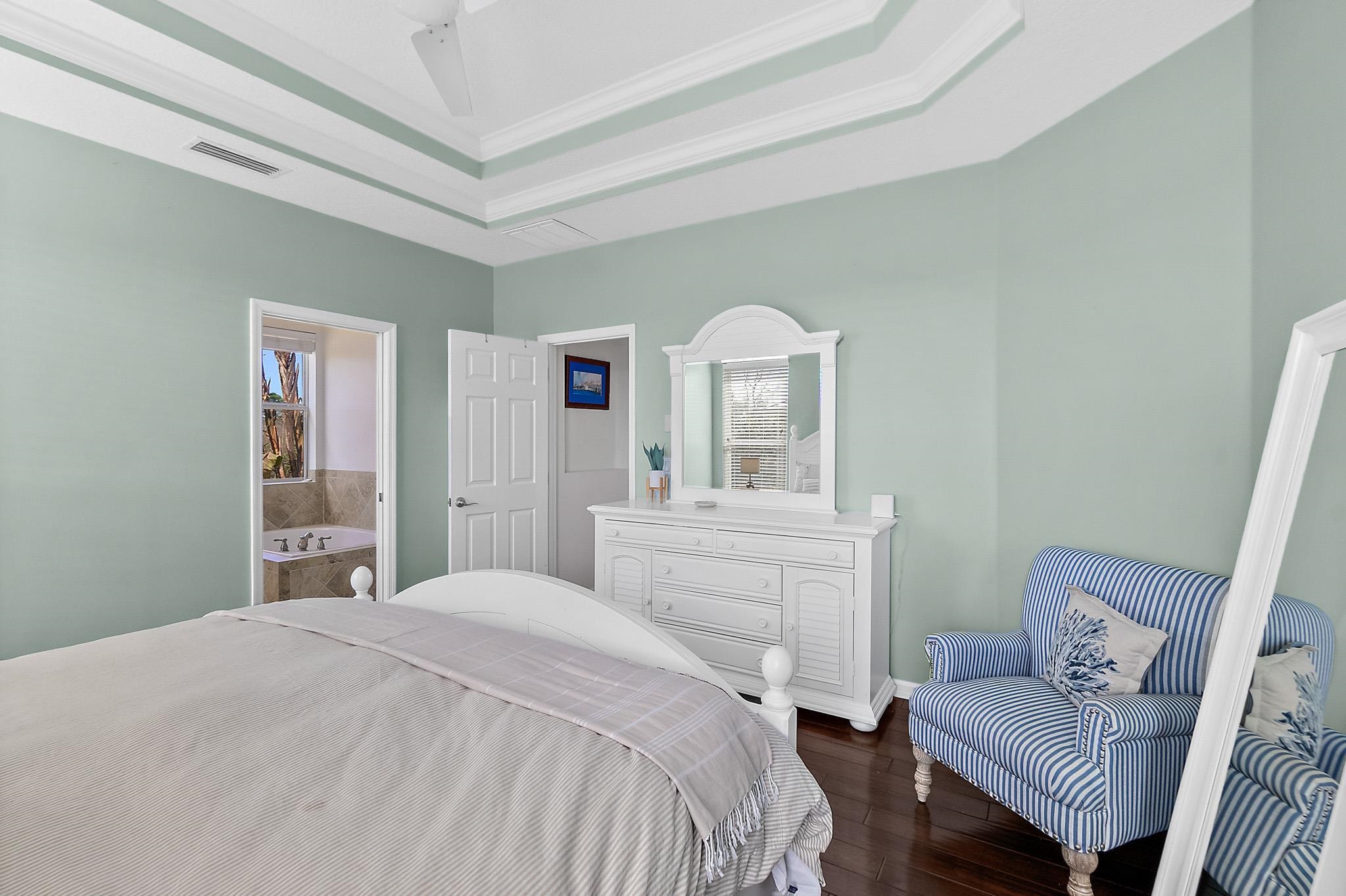 Image 33 of 62 For 383 High Tide Dr