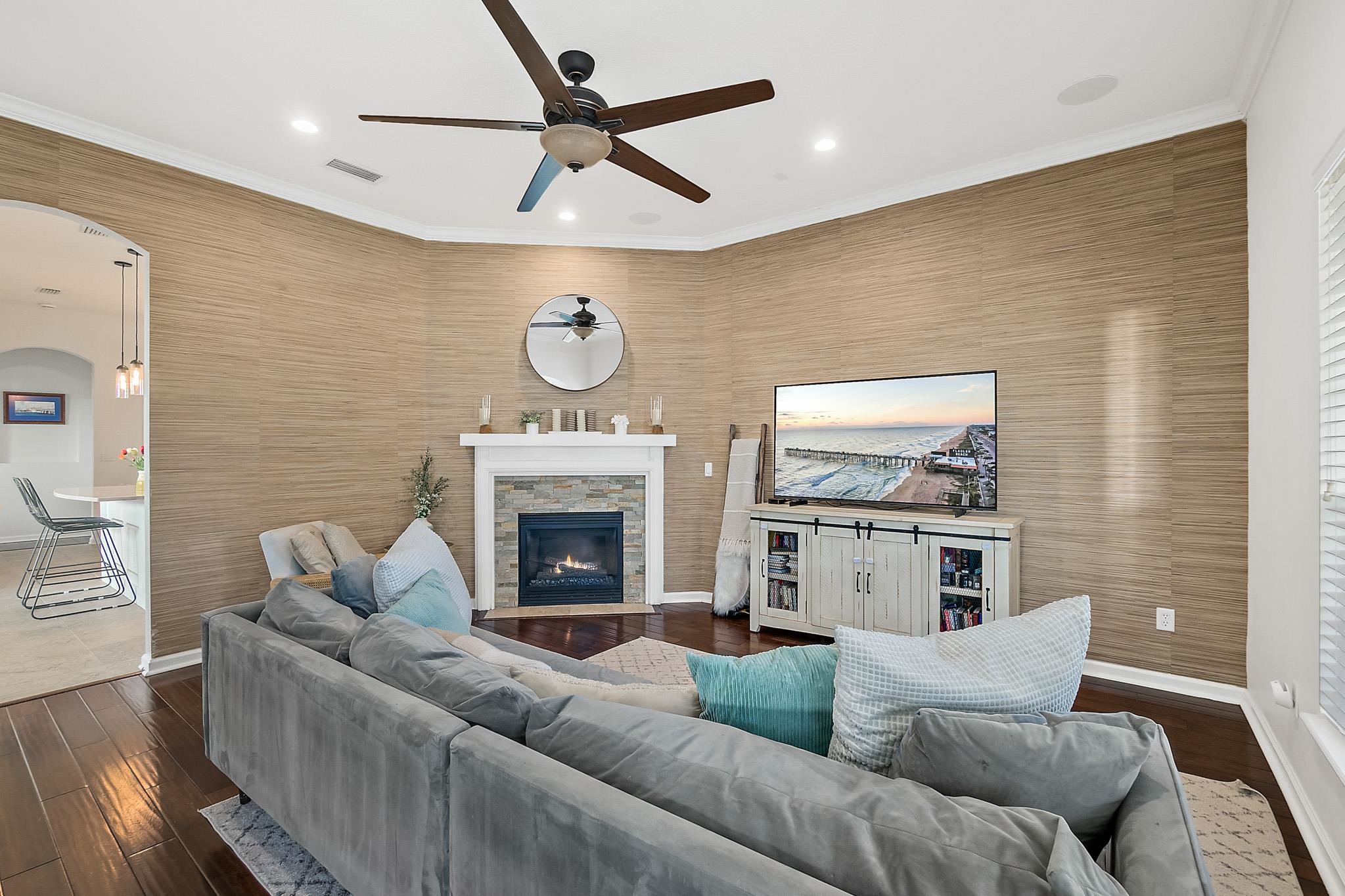 Image 5 of 62 For 383 High Tide Dr