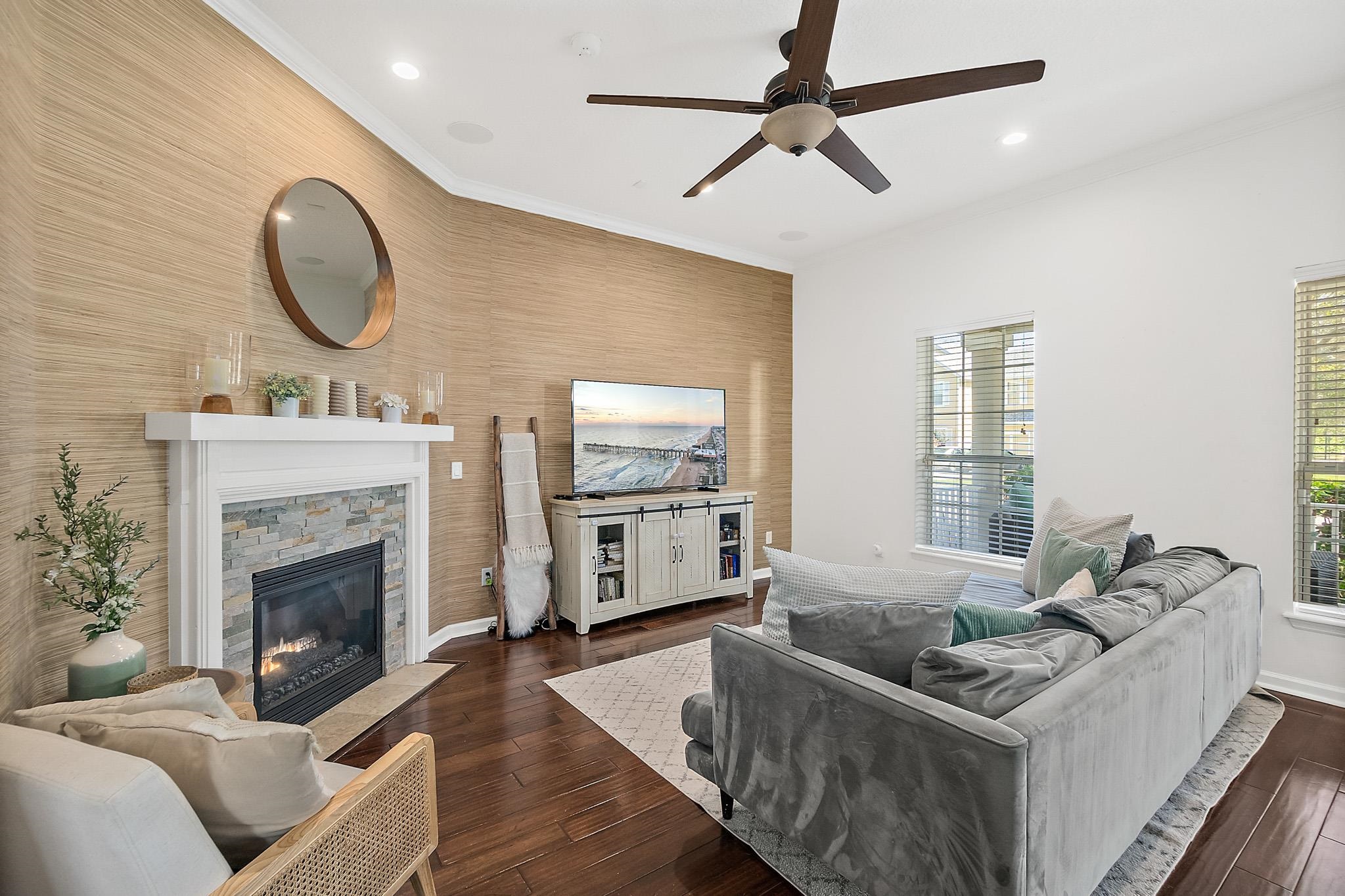 Image 6 of 62 For 383 High Tide Dr