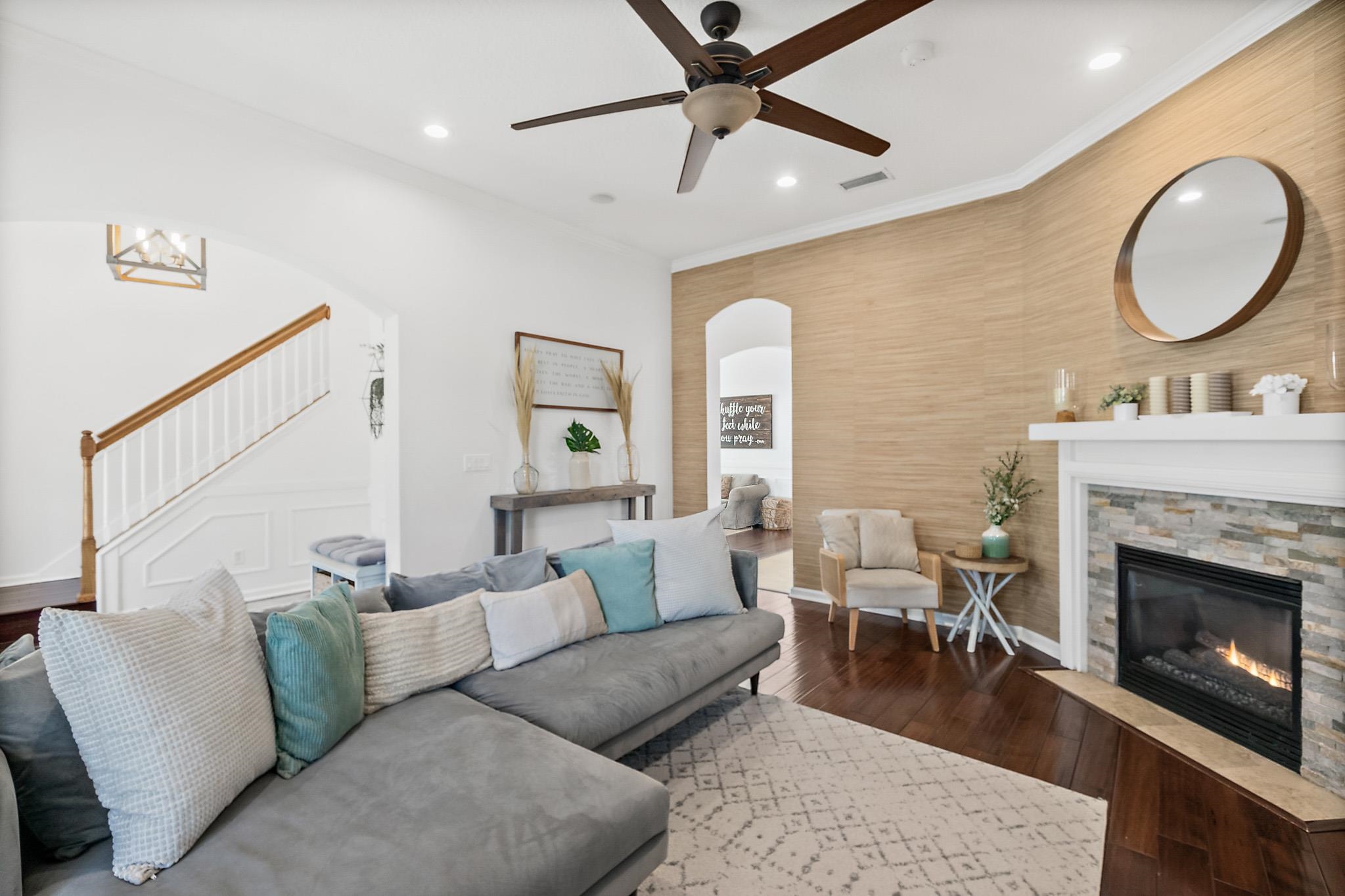 Image 7 of 62 For 383 High Tide Dr