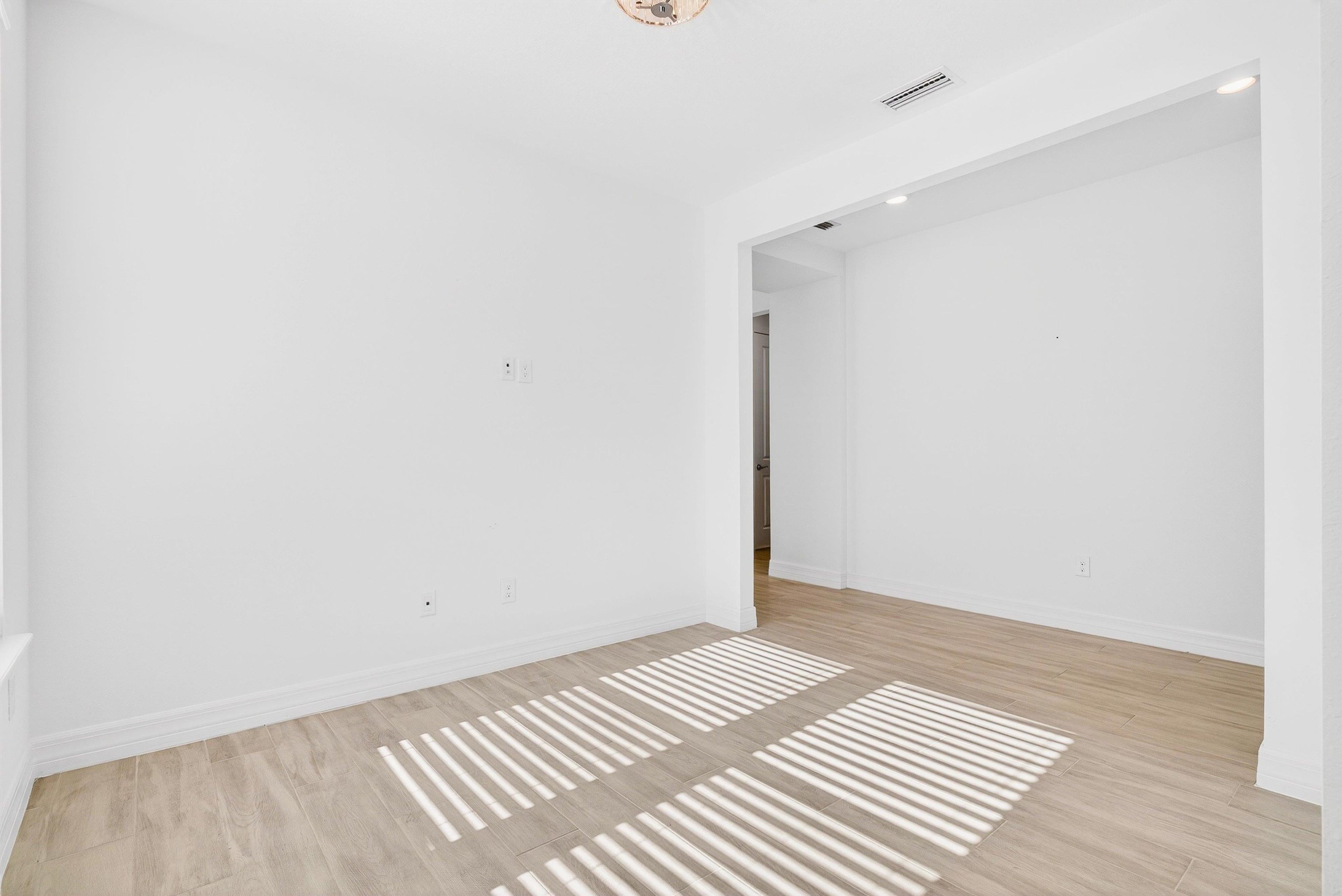 Image 31 of 67 For 34 Timber Light Trail