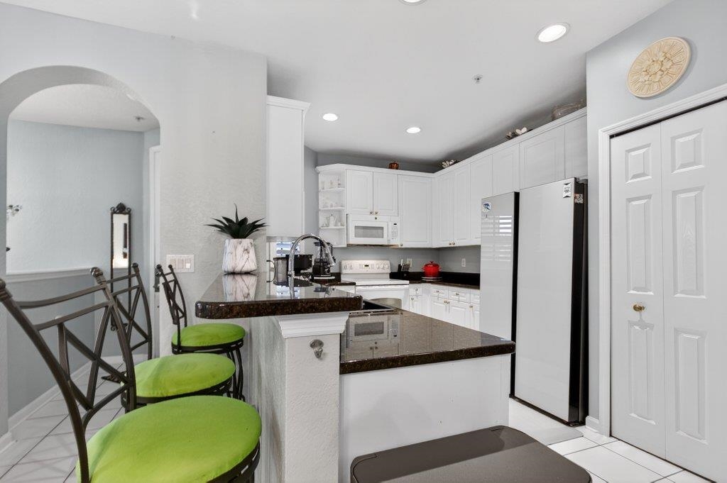 Image 11 of 46 For 305 Via Castilla  104