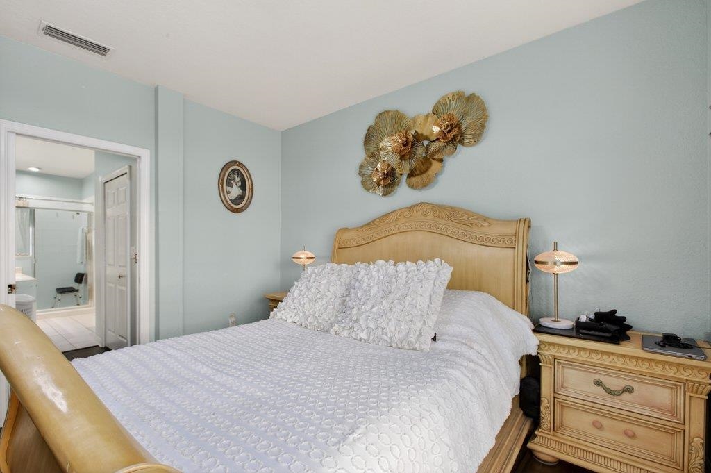 Image 23 of 46 For 305 Via Castilla  104